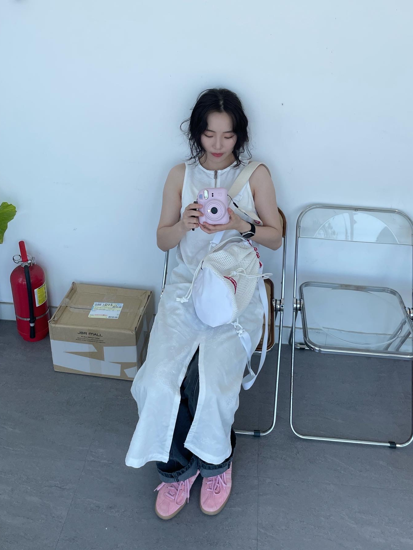 Adidas Bermuda Glow Pink, Supreme Mesh Small Backpack White - 23SS 착용 스타일 - 2