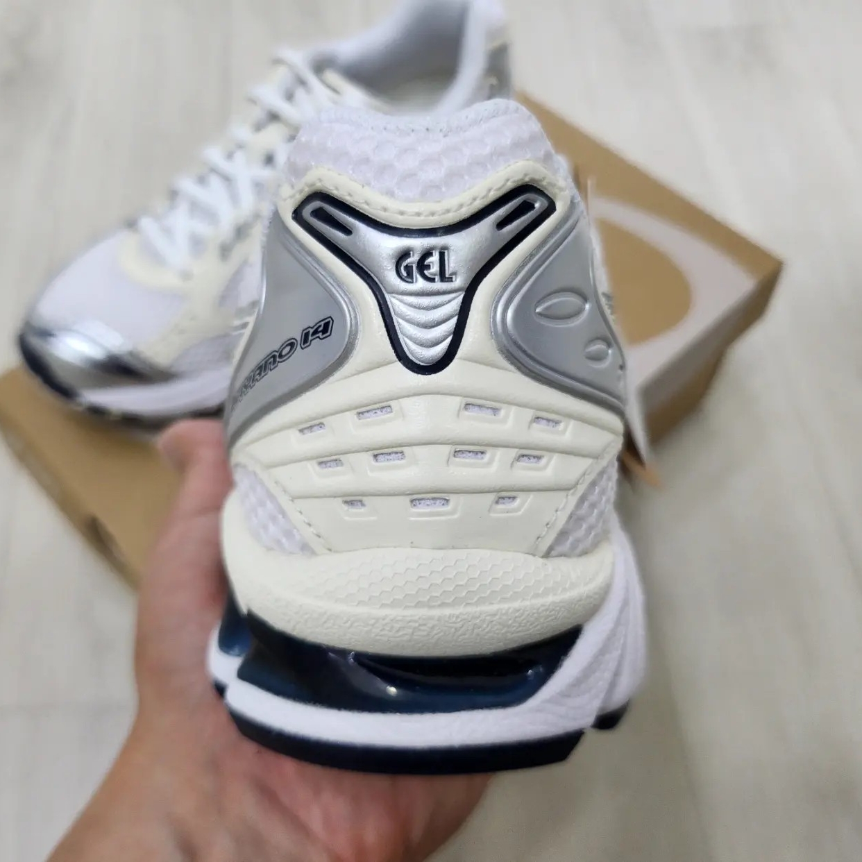 (W) Asics Gel-Kayano 14 White Midnight 착용 스타일 - 3