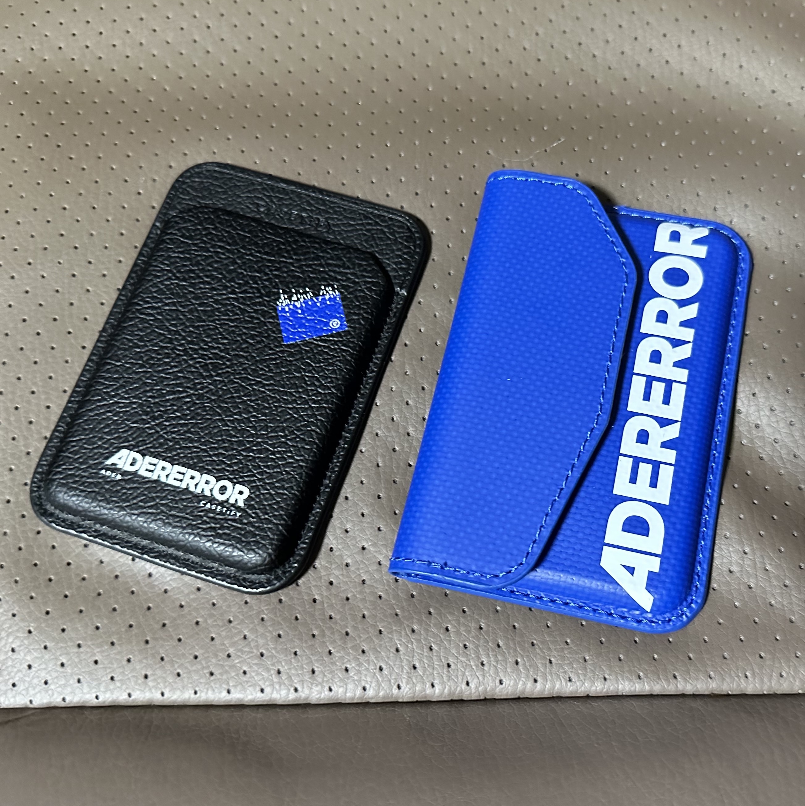 Ader Error Standic Magsafe Wallet Z-Blue, Casetify x Ader Error iPhone Sticker Magsafe Case Clear 착용 스타일 - 2