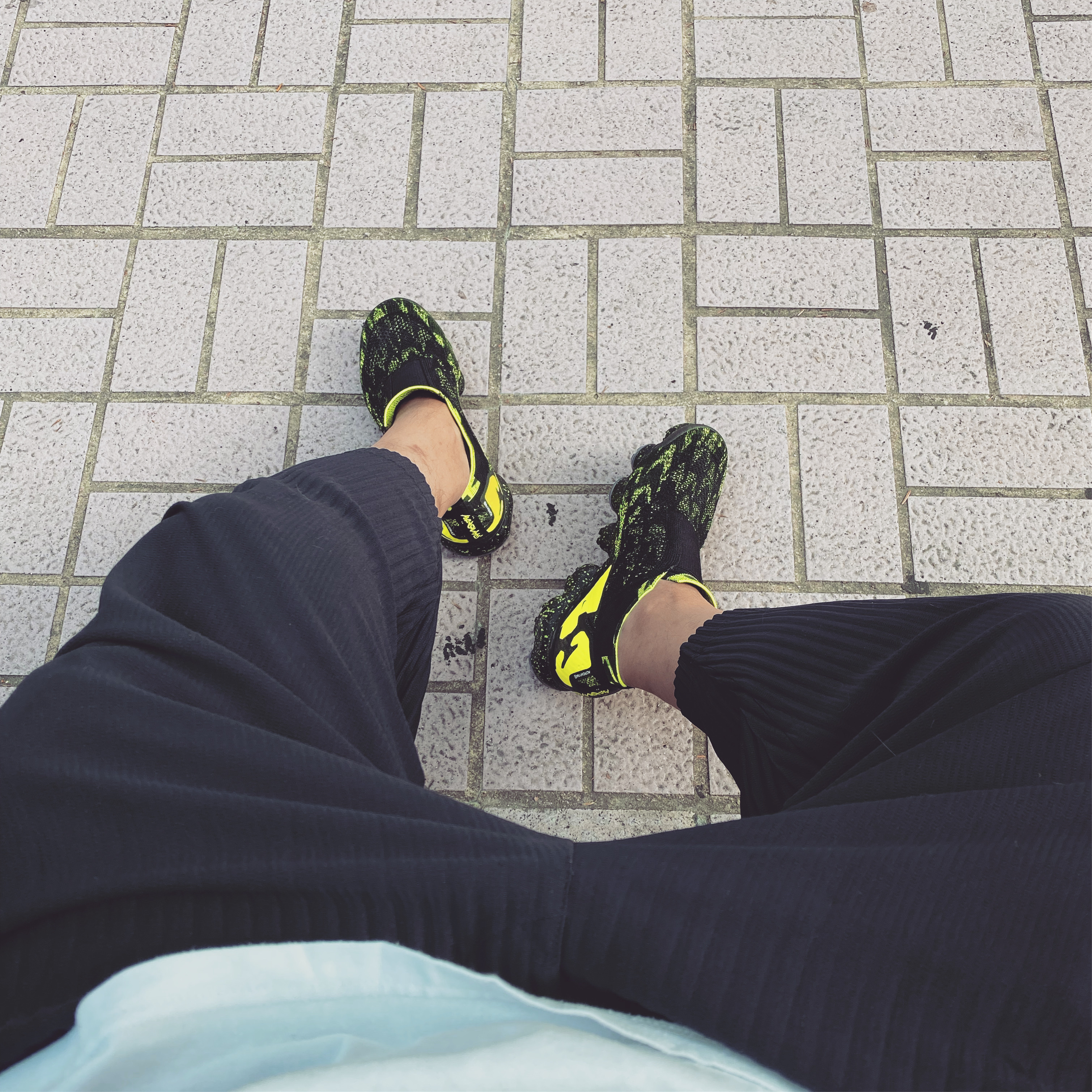 Nike x Acronym Air VaporMax Moc 2 Volt, Homme Plisse Issey Miyake Bending Pleats Pants Slate Green 착용 스타일