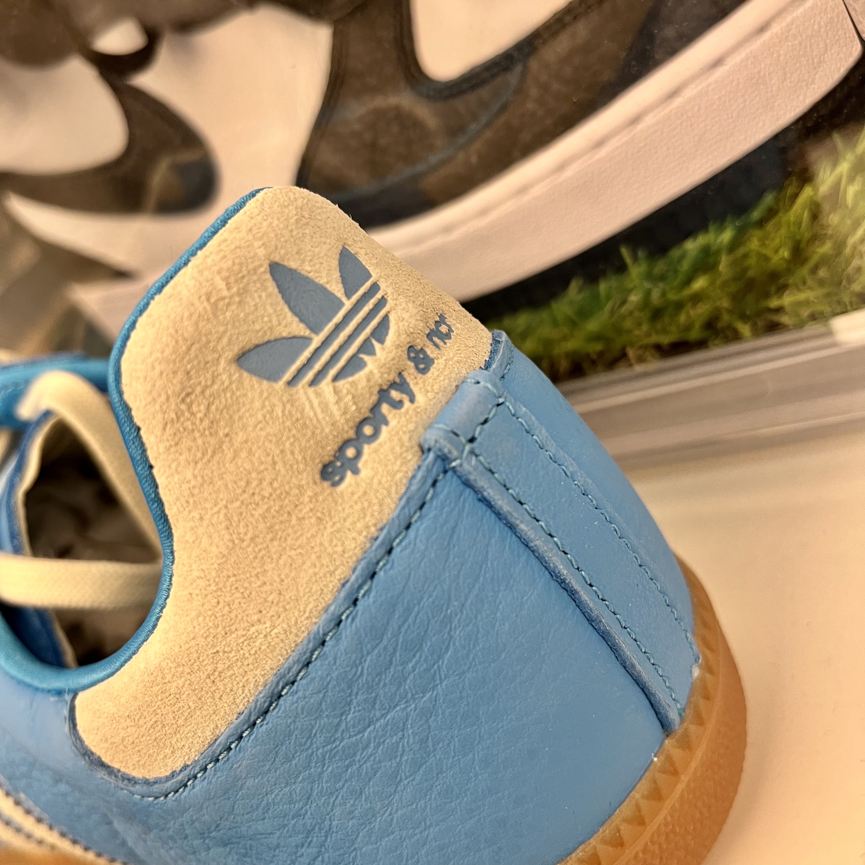 Adidas x Sporty & Rich Samba Blue Rush Cream White 착용 스타일 - 2