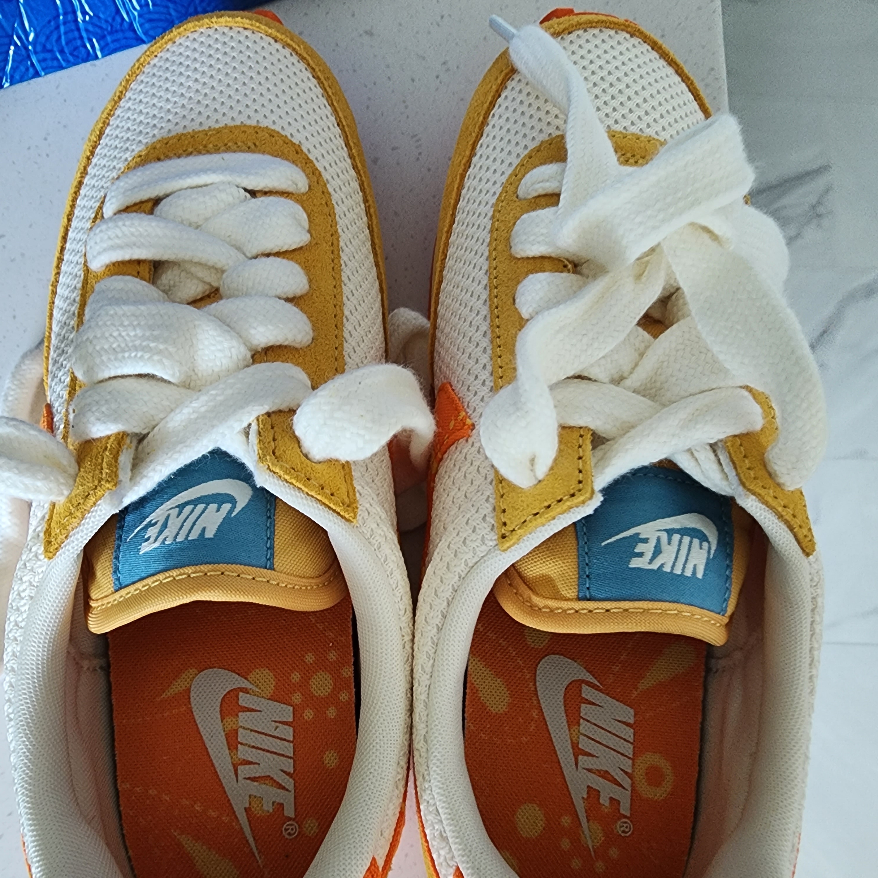 (W) Nike Daybreak Magma Orange 착용 스타일 - 2