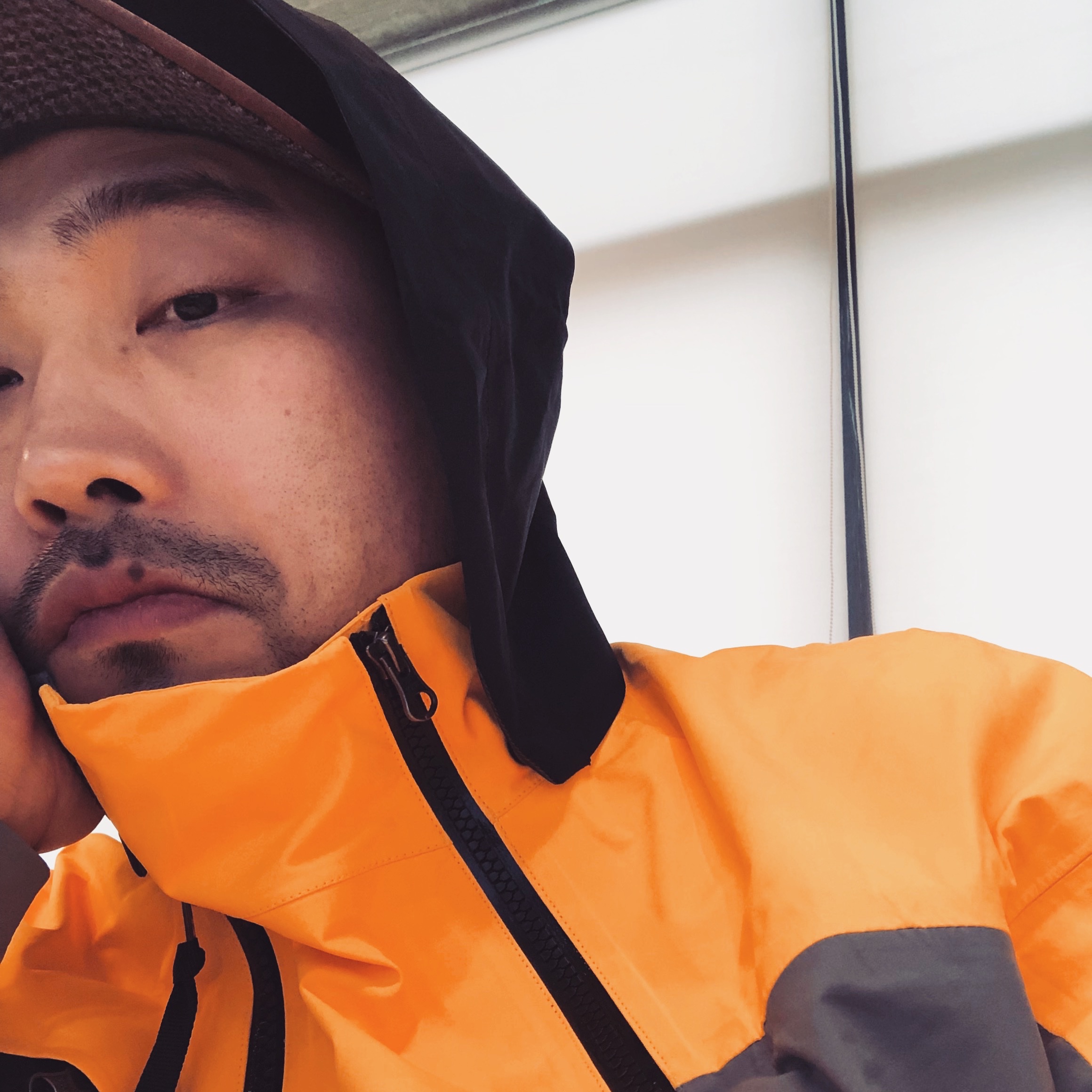 Nike ACG Deploy Gore-Tex Jacket Cool Grey Laser Orange 착용 스타일