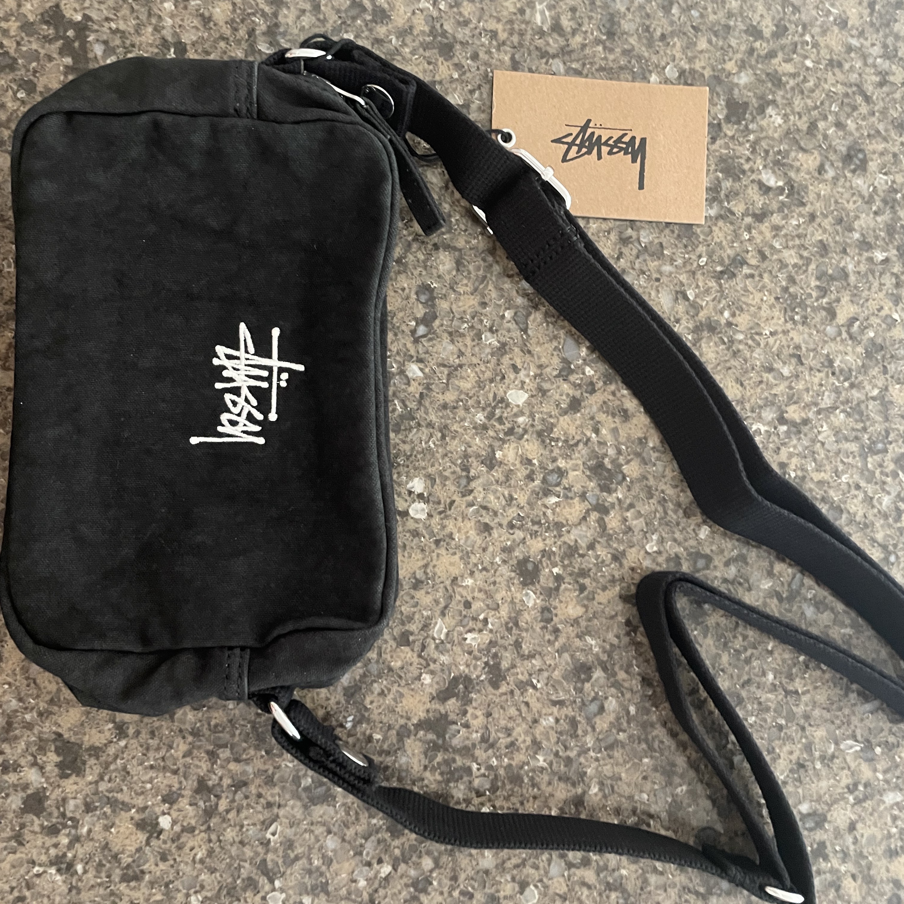 Stussy Canvas Side Pouch Washed Black 착용 스타일