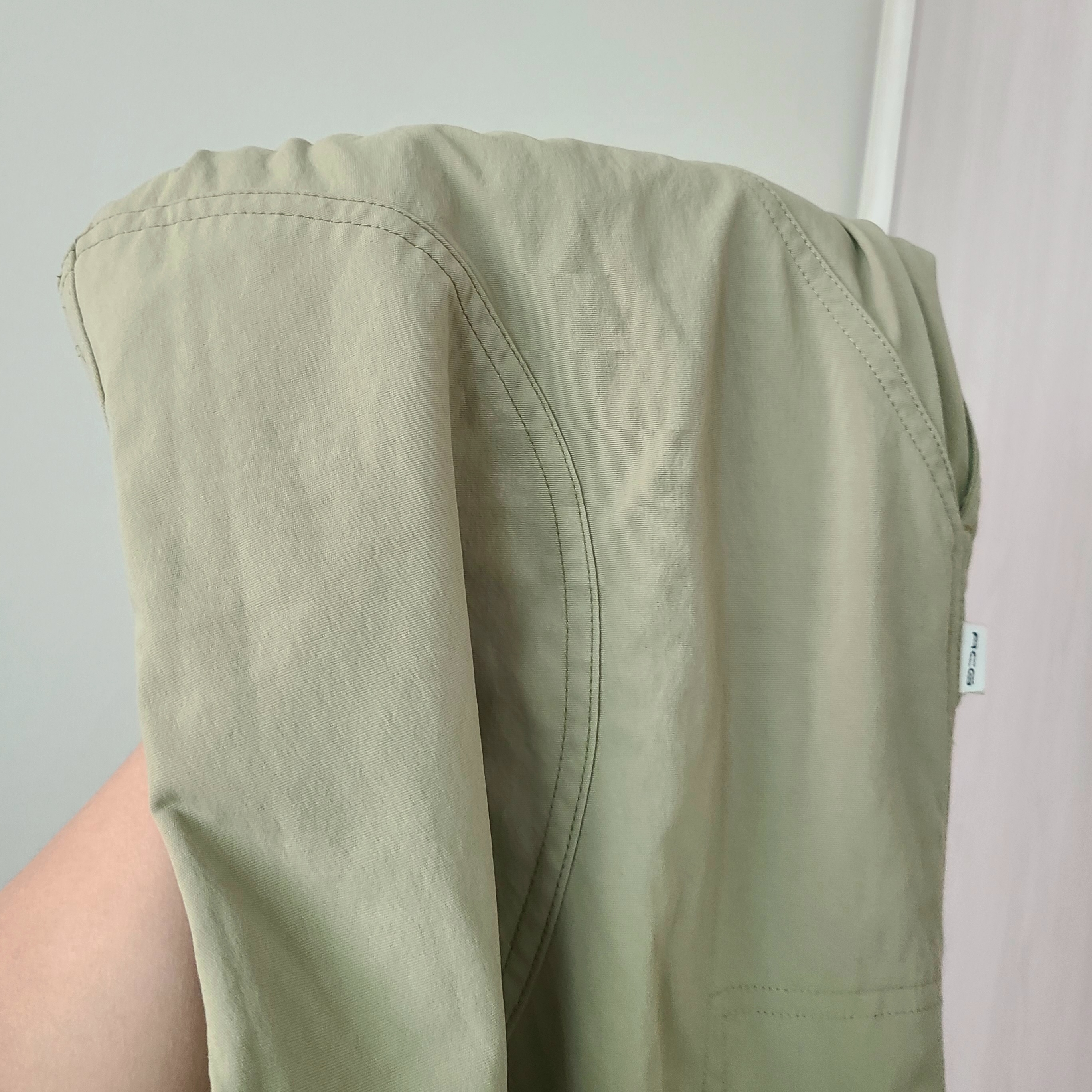 Nike ACG Oregon Series Cargo Pants Neutral Olive - US/EU 착용 스타일 - 2