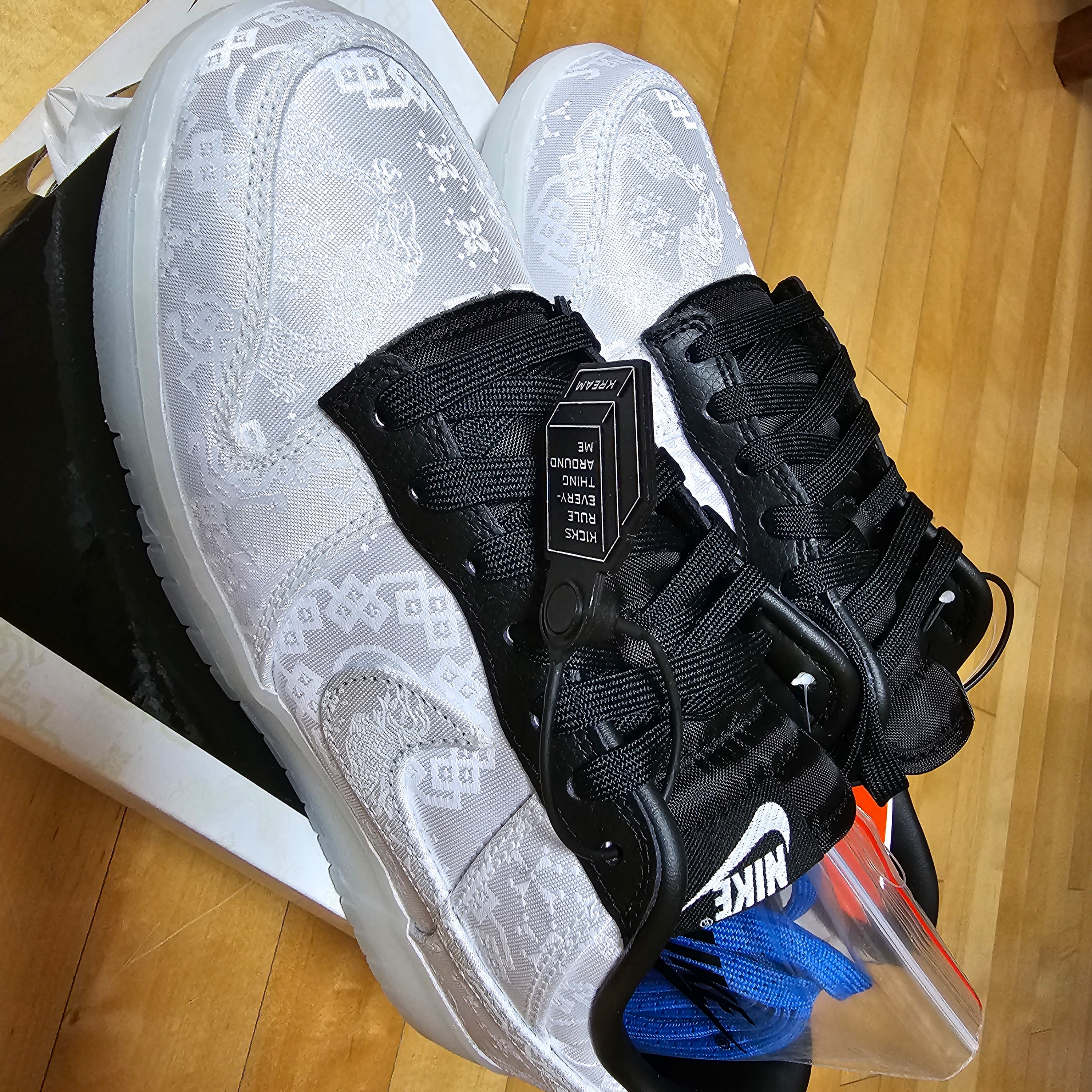 Nike x Clot x Fragment Dunk Low Black and White 착용 스타일 - 3