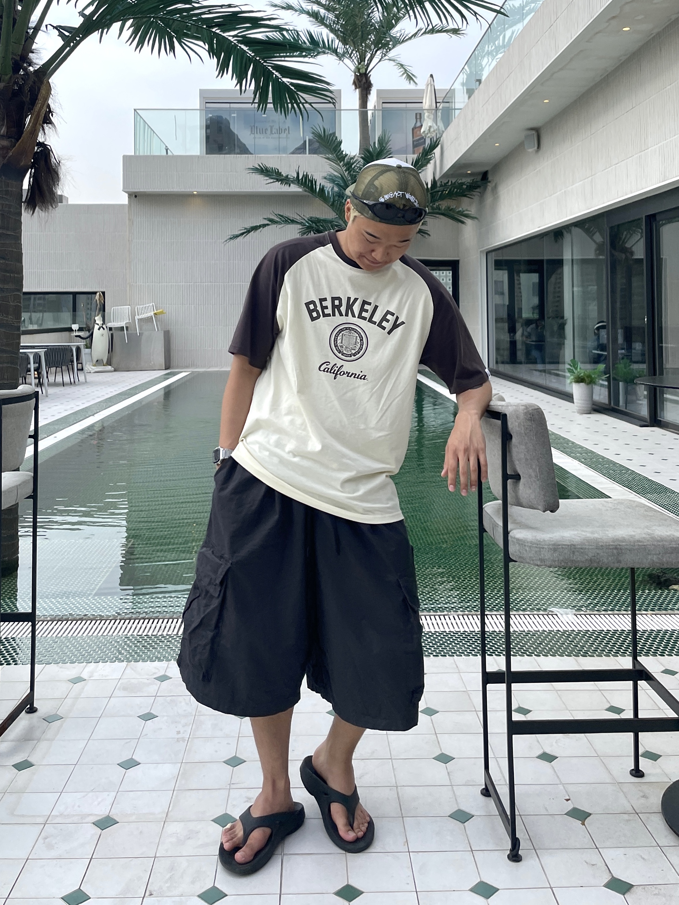Oofos OOriginal Black, Stussy x Our Legacy Work Shop Trucker Cap Olive 착용 스타일 - 1