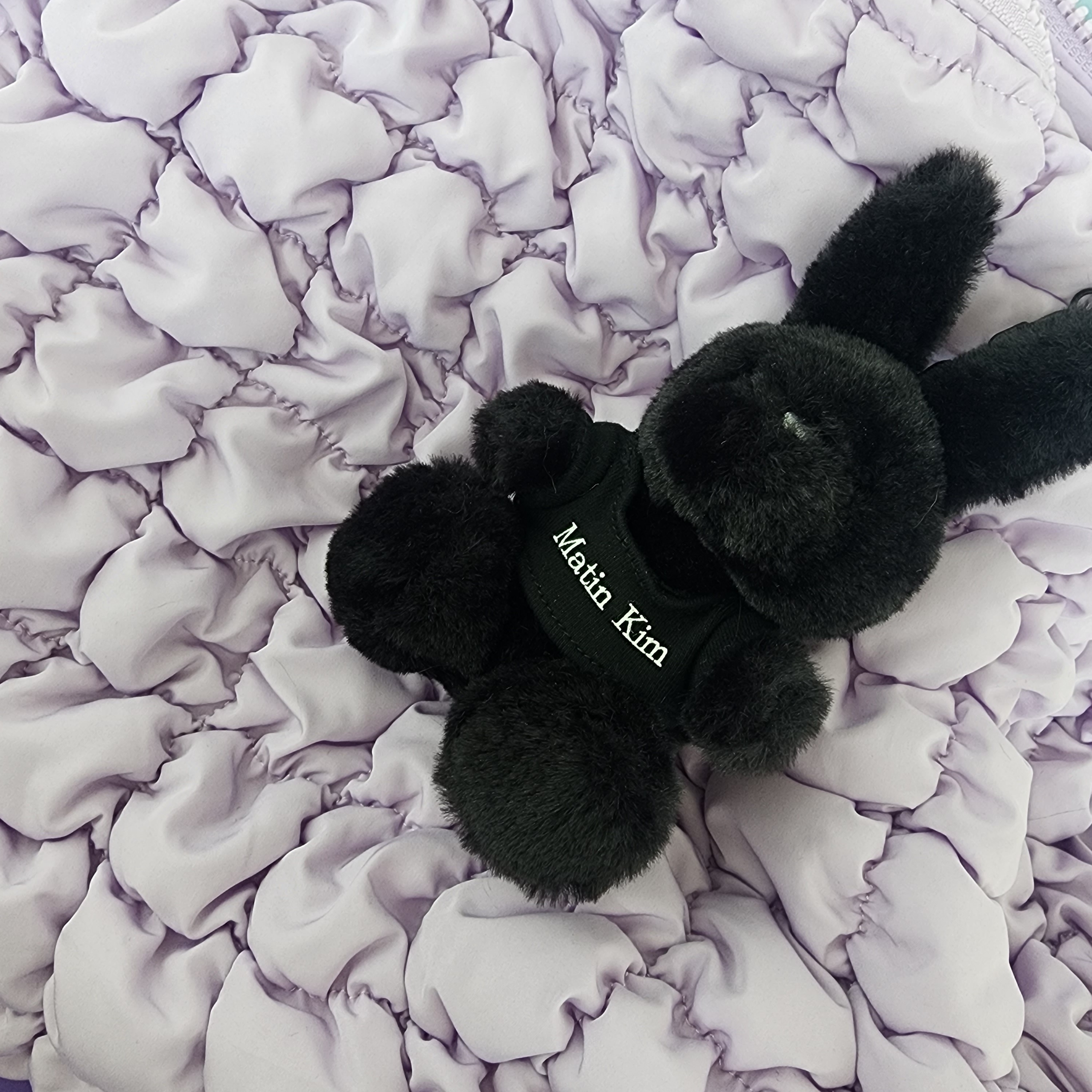 COS Quilted Oversized Shoulder Bag Purple, Matin Kim Black Bunny Toy Keyring Black 착용 스타일