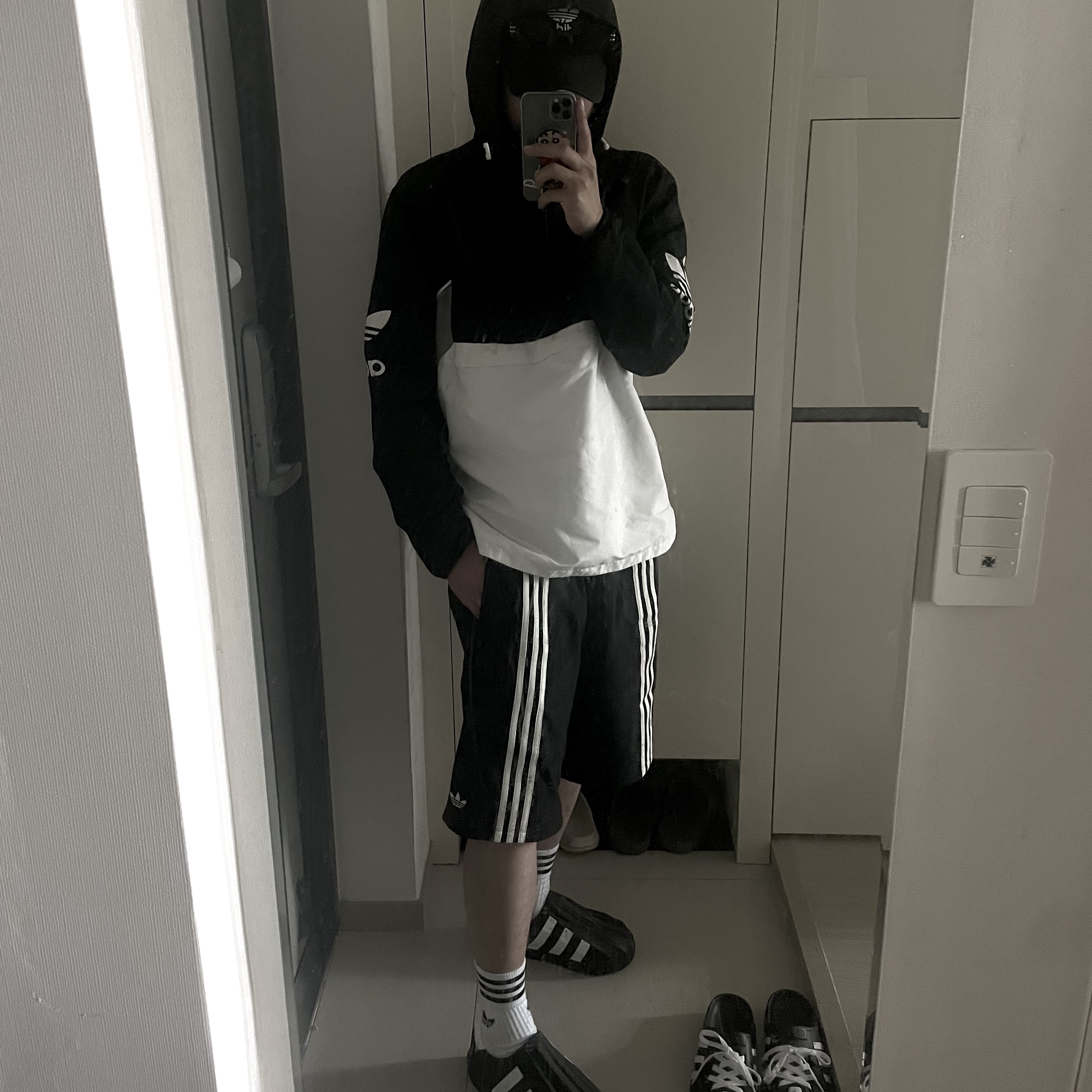 Adidas Adifom Superstar Core Black Cloud White 착용 스타일