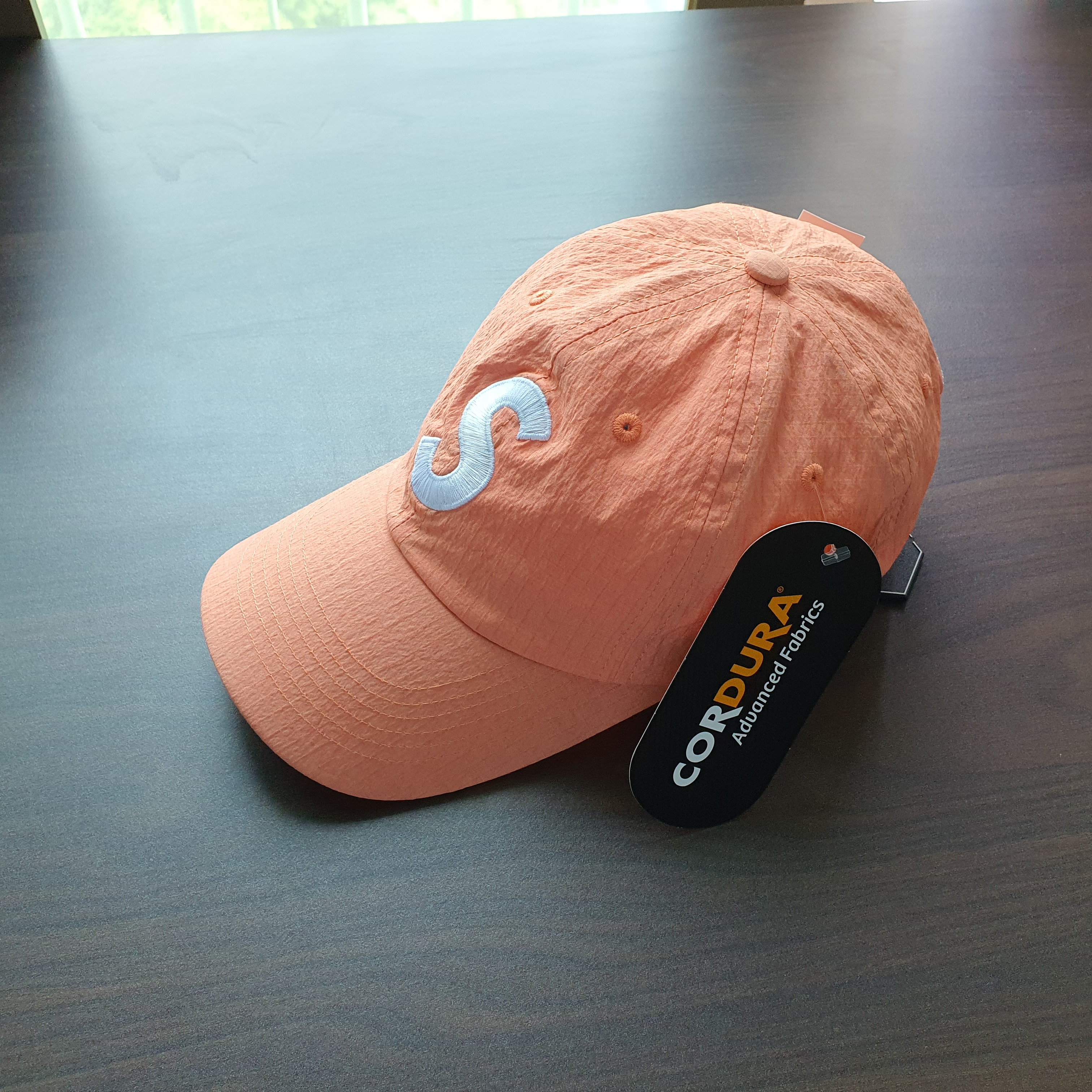 Supreme Cordura Ripstop S Logo 6-Panel Coral - 23SS, Wooyoungmi Feather Back Logo T-Shirt Black - 23SS 착용 스타일 - 1