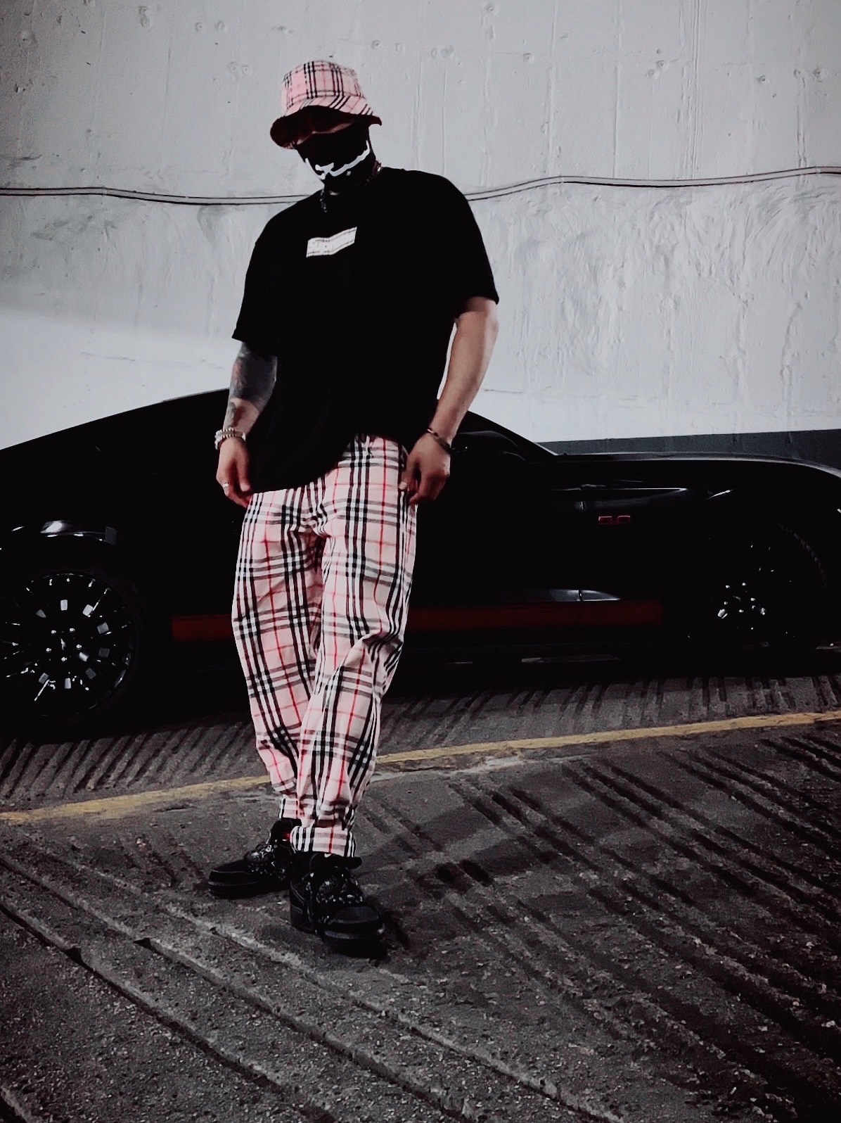 Supreme x Burberry Crusher Pink - 22SS, Supreme x Burberry Regular Jean Pink - 22SS 착용 스타일 - 1