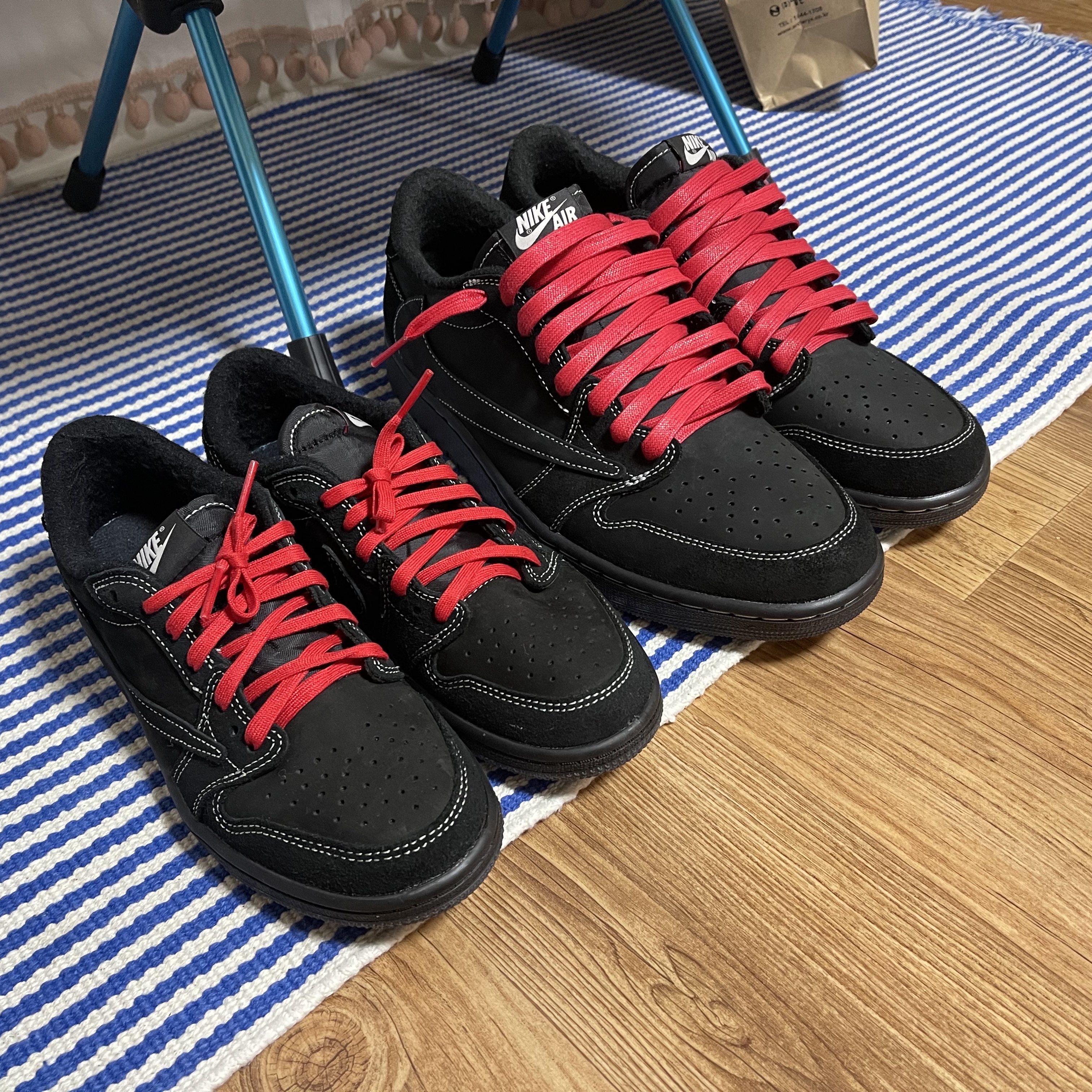 Jordan 1 x Travis Scott Retro Low OG SP Black Phantom 착용 스타일 - 1