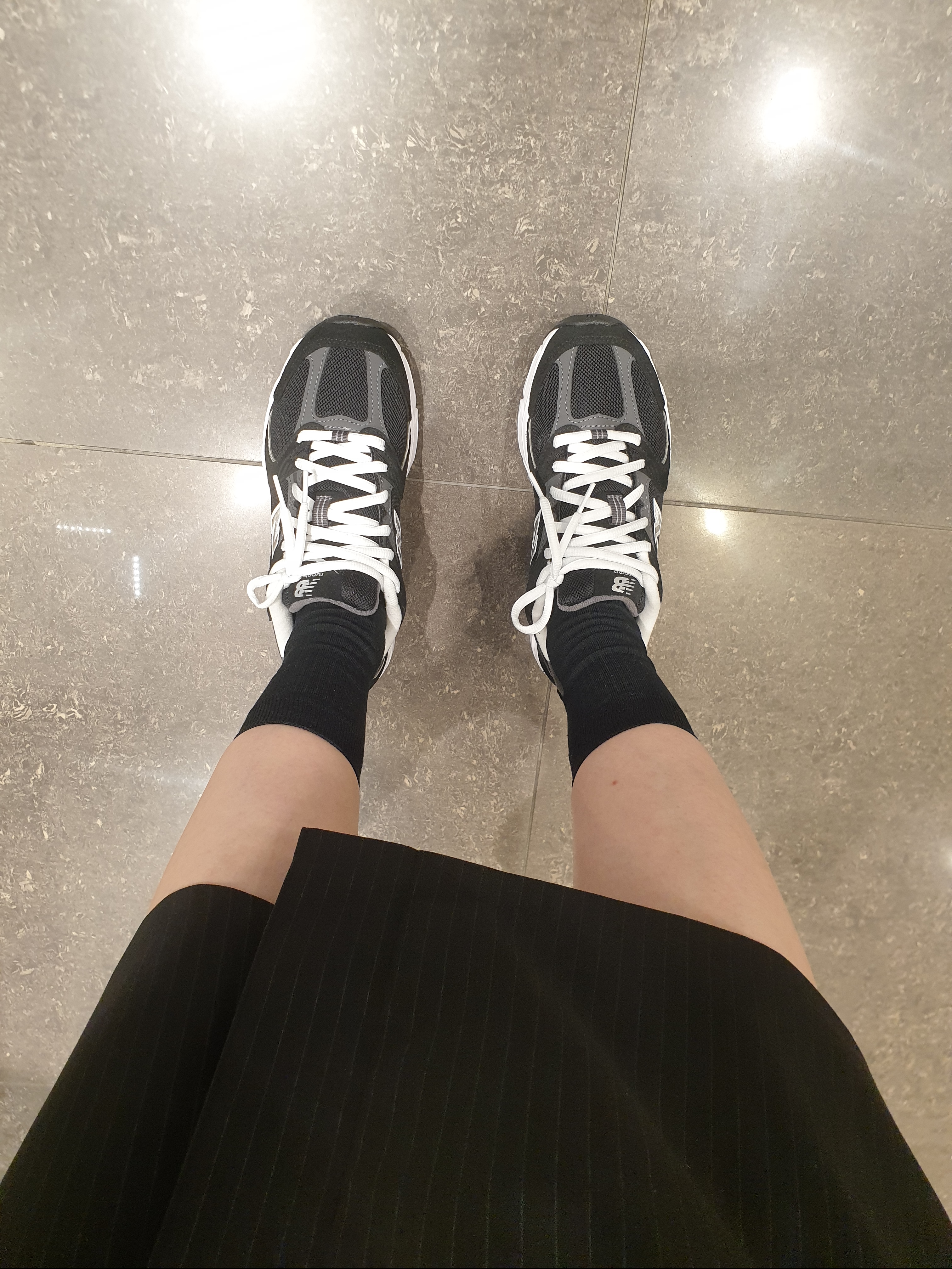 New Balance 530 Classic Black 착용 스타일