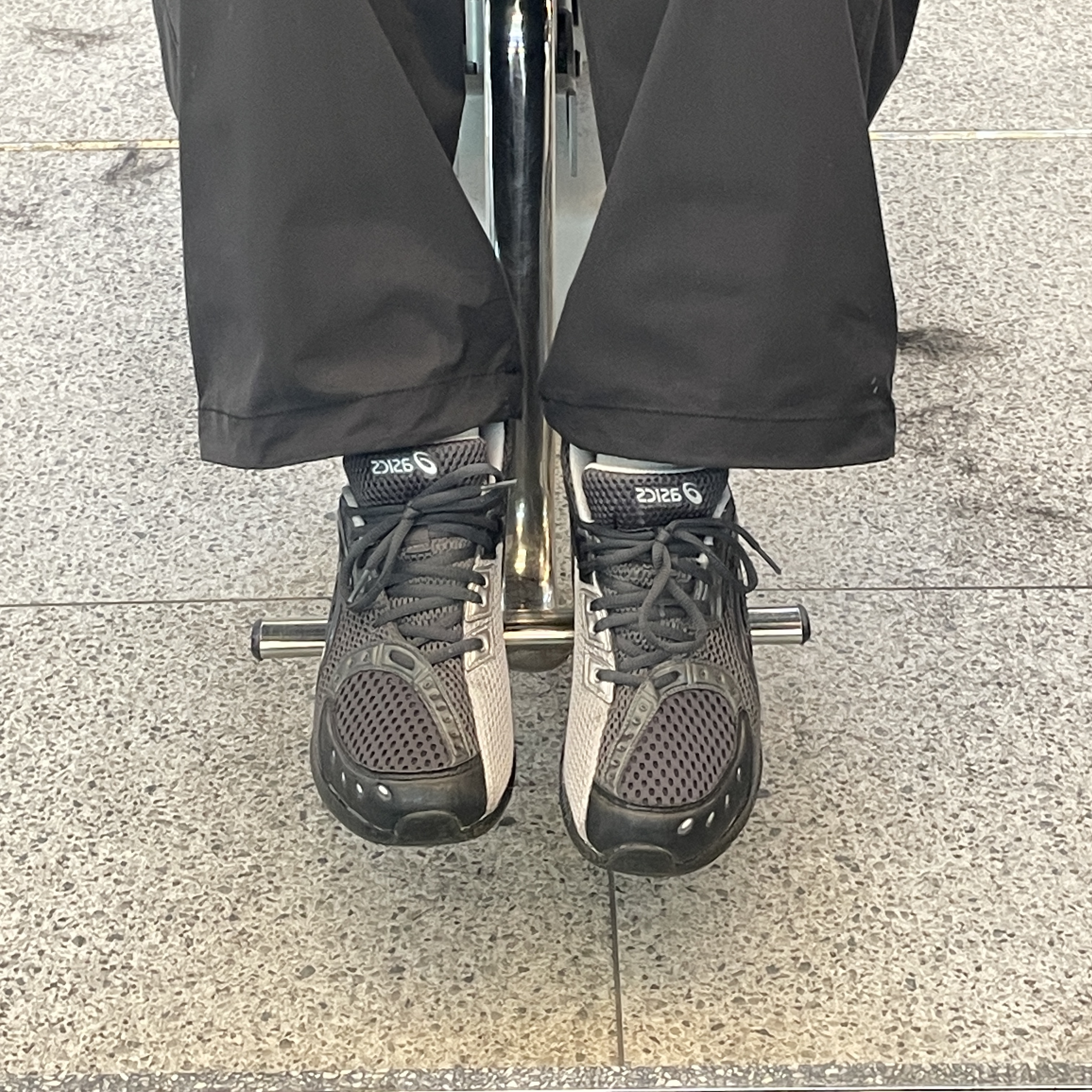 Asics x Kiko Kostadinov Gel Sokat Infinity Dark Grey 착용 스타일 - 3