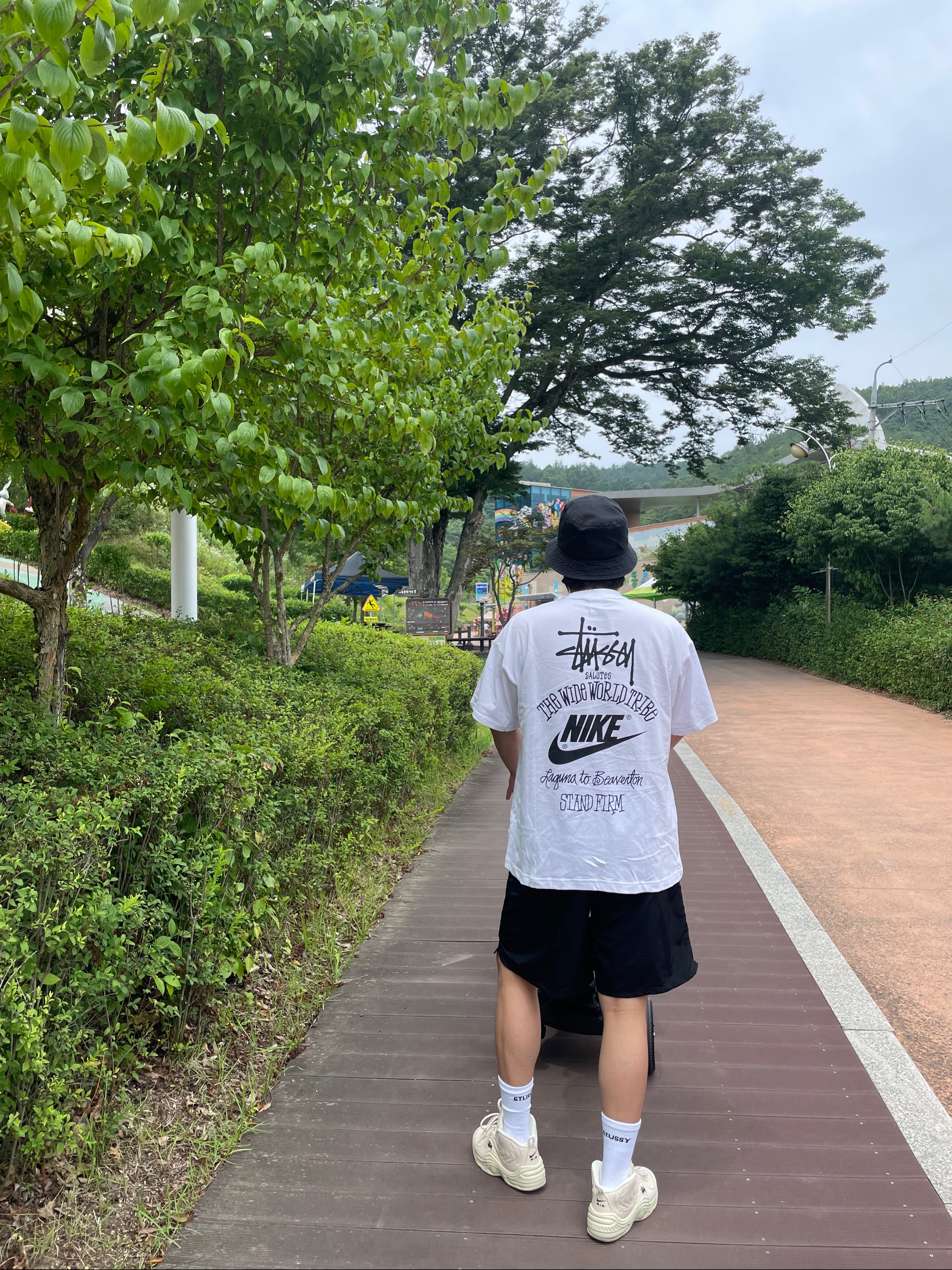 Stussy Big Basic Water Shorts Black, Nike x Stussy T-Shirt White (DV1774-100) 착용 스타일