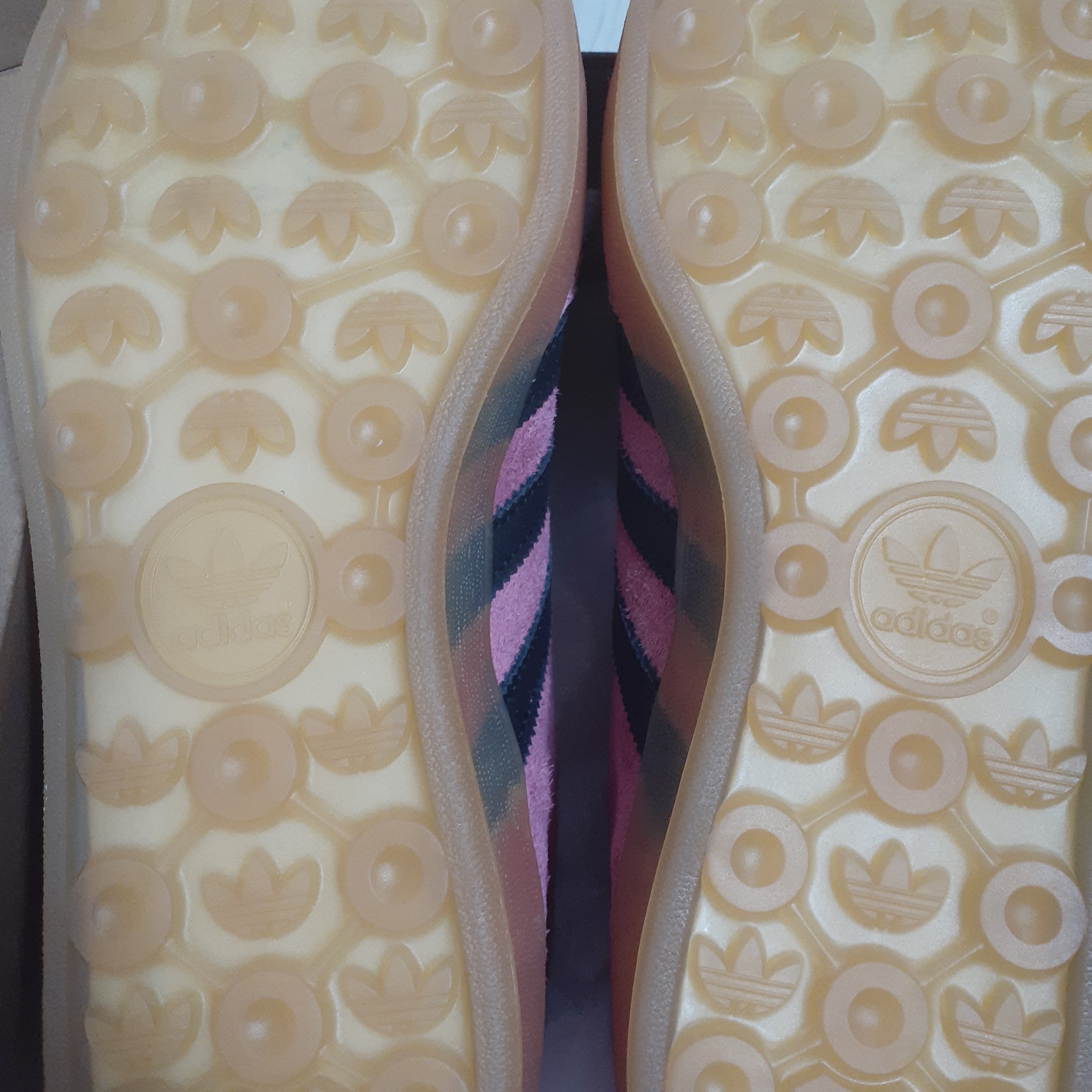 (W) Adidas Gazelle Indoor Bliss Pink 착용 스타일 - 2