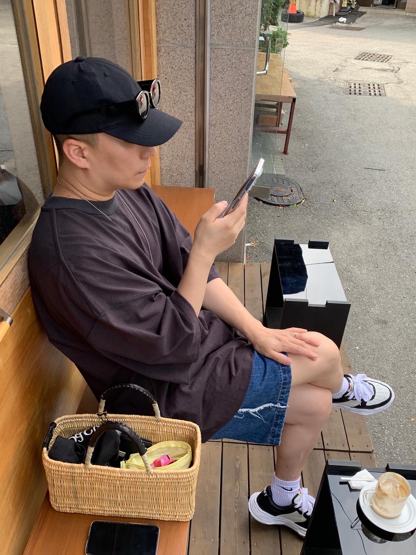 Maison Mihara Yasuhiro Wayne OG Sole Leather Low-top Sneakers Black White 착용 스타일 - 2