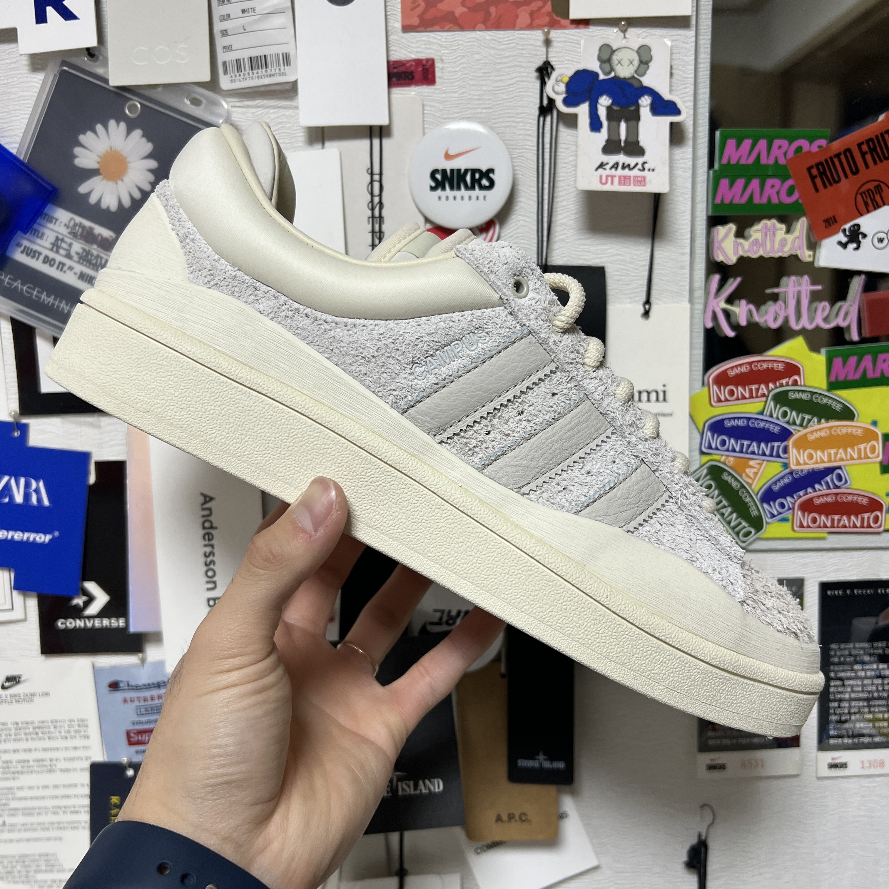 Adidas x Bad Bunny Campus Light Cloud White 착용 스타일