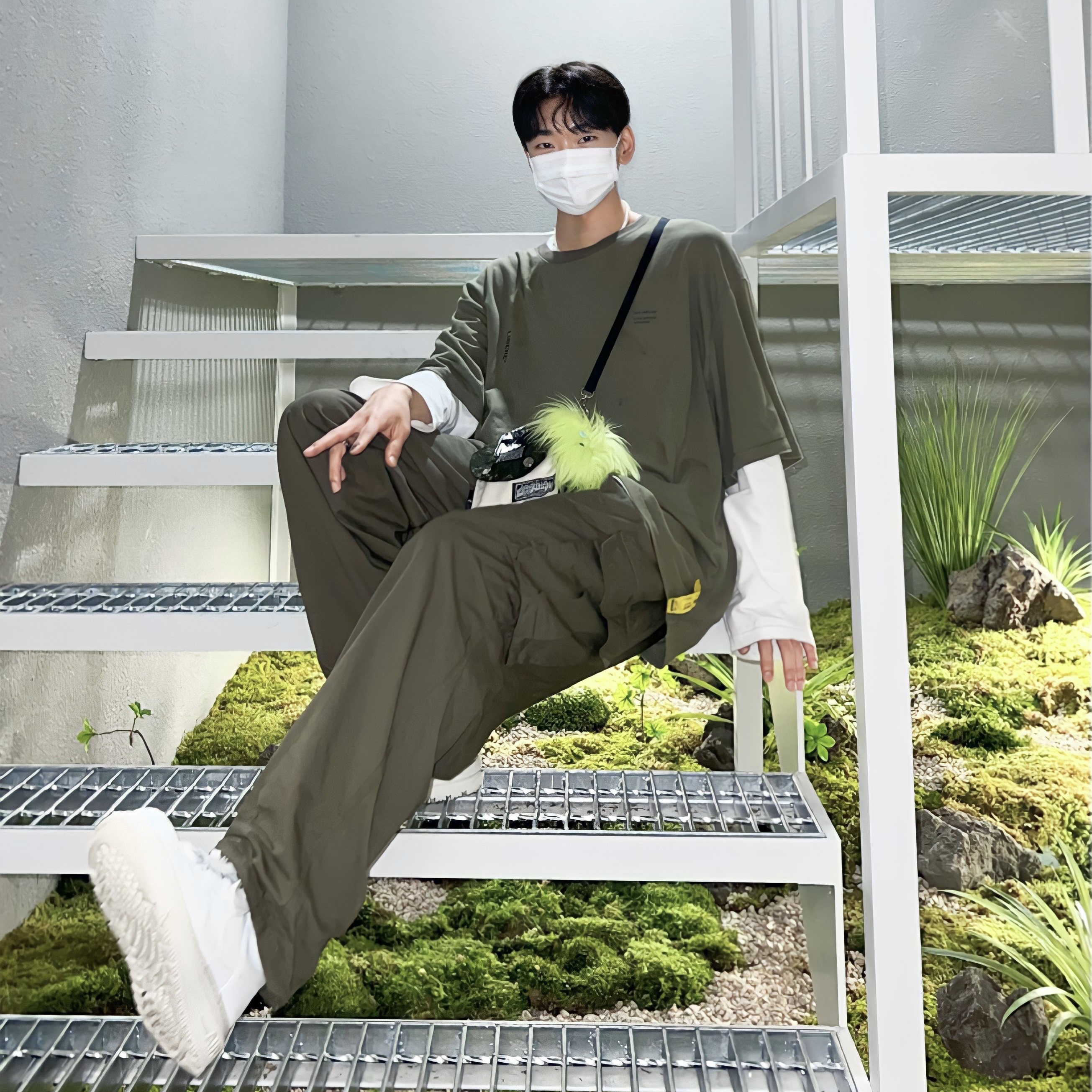 (W) Nike Air Force 1 High Utility 2.0 Summit White 착용 스타일 - 1