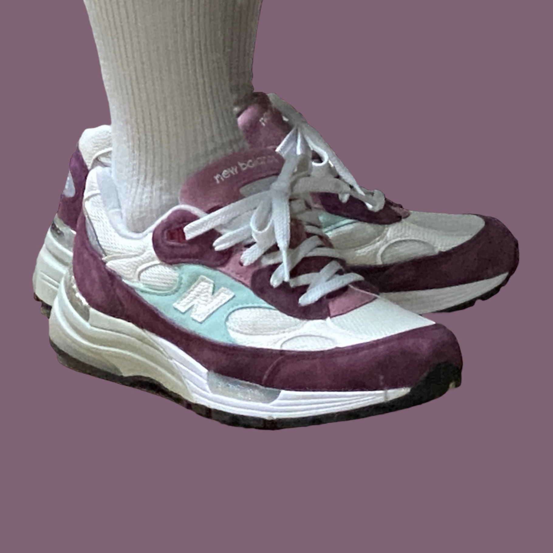 New Balance x Kith 992 Made in USA Kithmas Burgundy Reef 착용 스타일