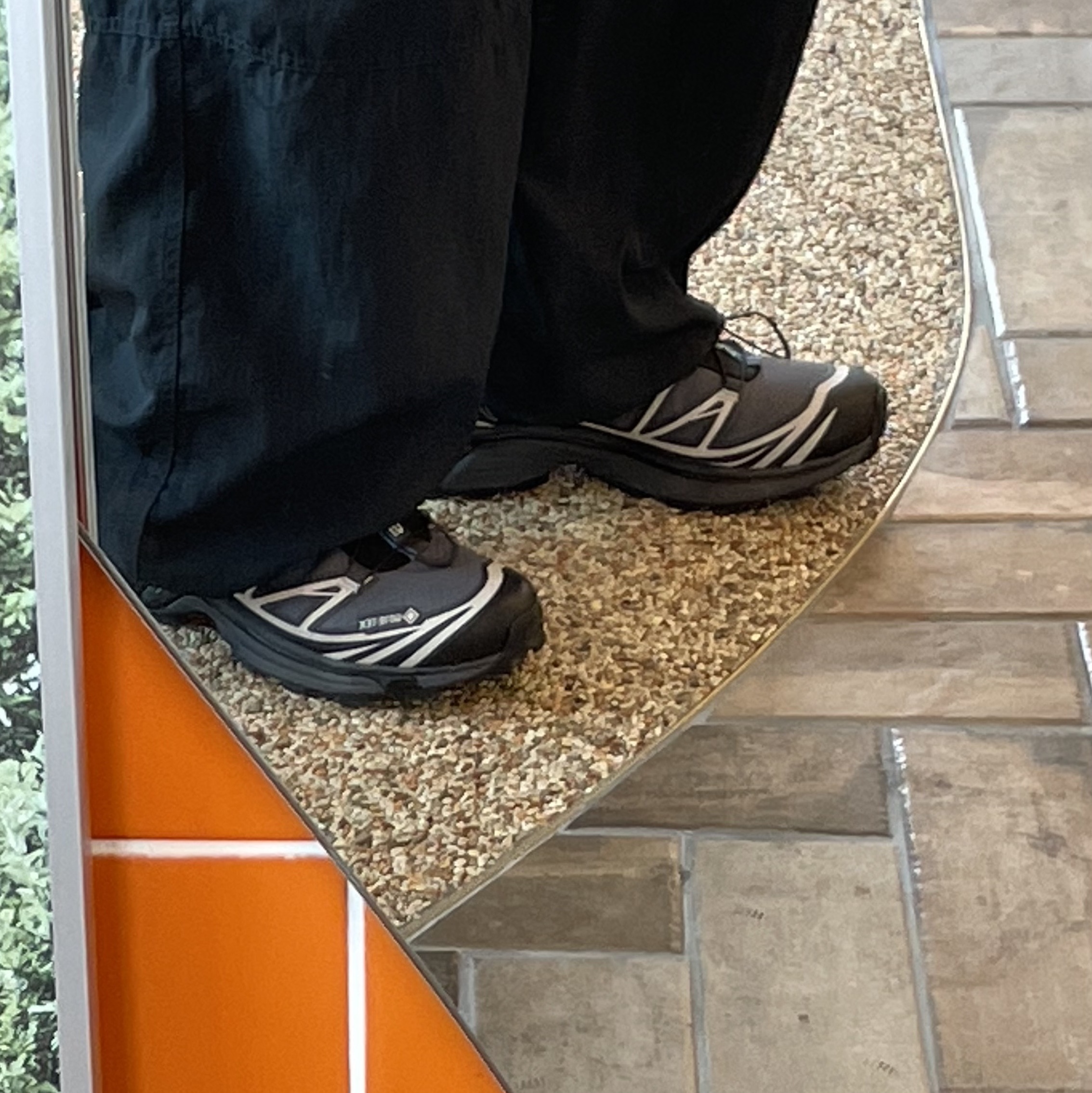 Salomon XT-6 Gore-Tex Black Ebony 착용 스타일