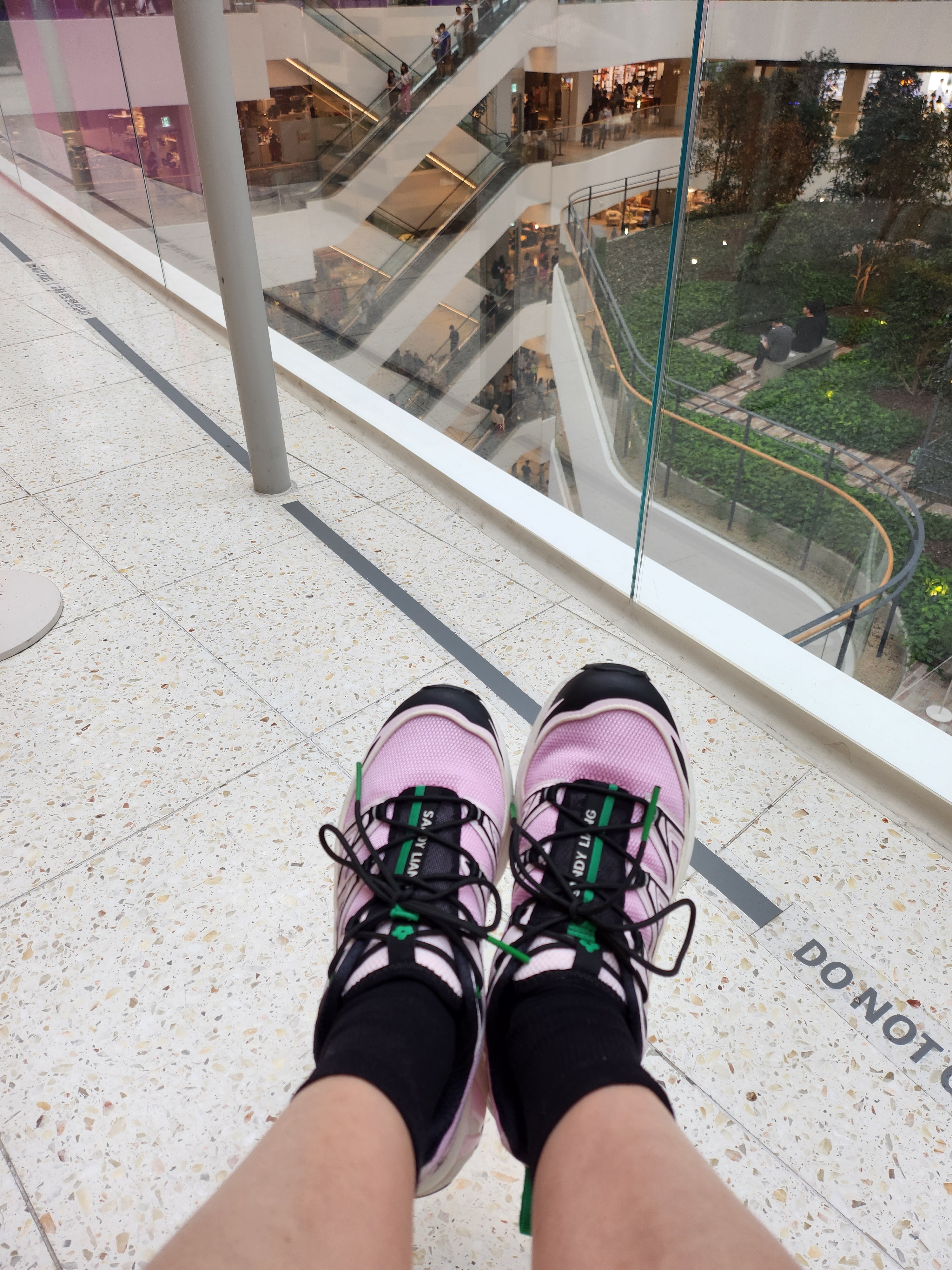 Salomon x Sandy Liang XT-6 Expanse Cradle Pink 착용 스타일
