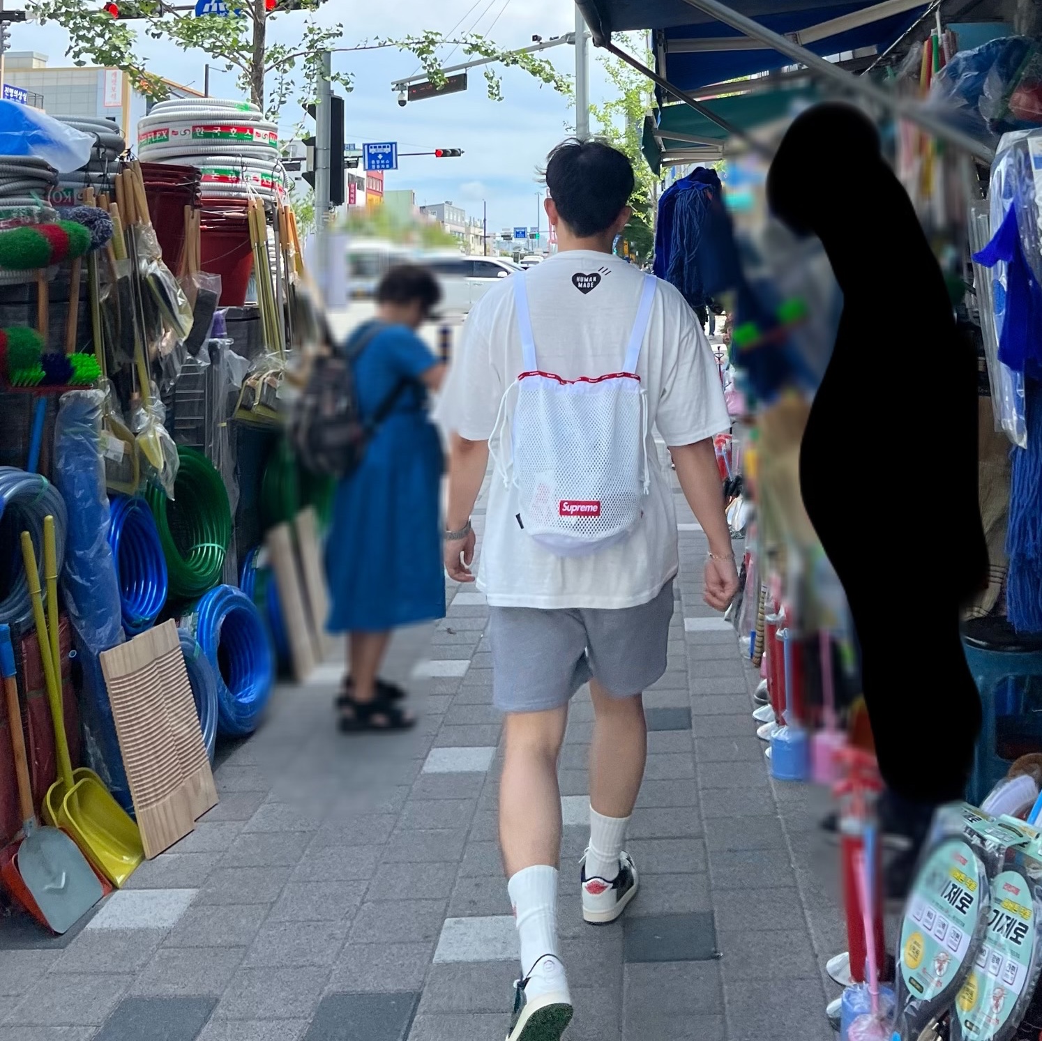 Supreme Mesh Small Backpack White - 23SS, (W) Jordan 1 x Travis Scott Retro Low OG SP Medium Olive 착용 스타일