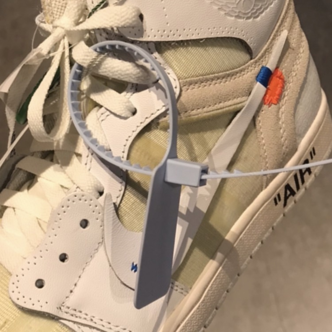 Jordan 1 x Off-White Retro High White 착용 스타일