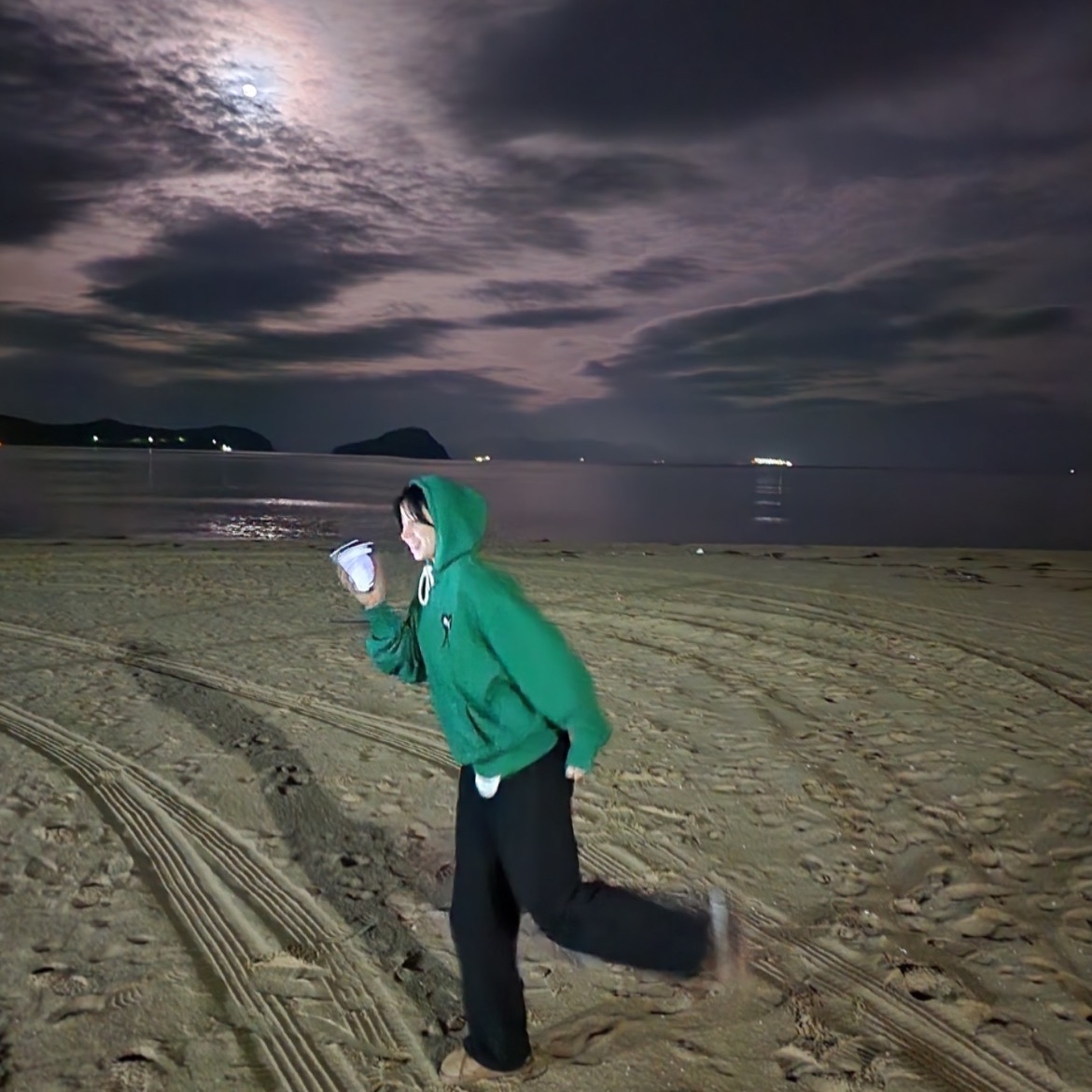 Puma x AMI Hoodie Verdant Green, (Kids) Nike Everyday Plus Socks Pink White (6 Pack/Korean Ver.) 착용 스타일 - 1