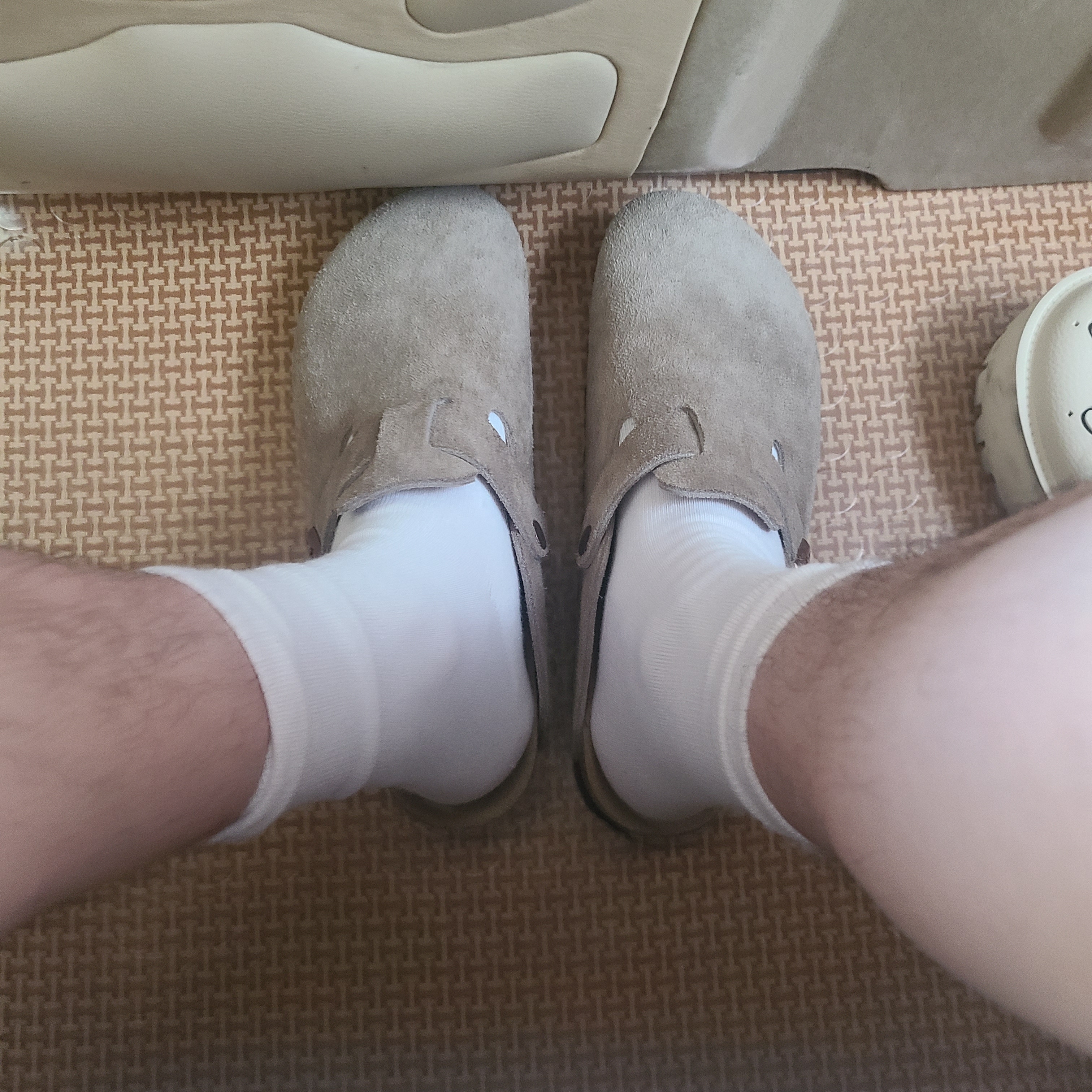 Birkenstock Boston Soft Footbed Taupe - Narrow 착용 스타일