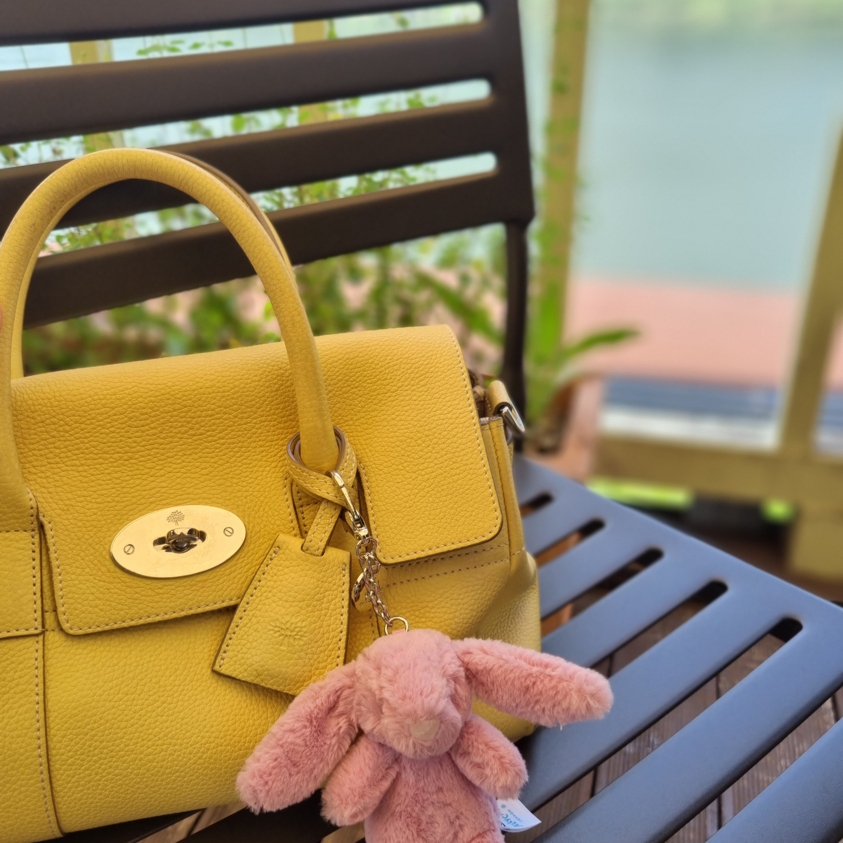 Jellycat Bashful Bunny Bag Charm Tulip 착용 스타일