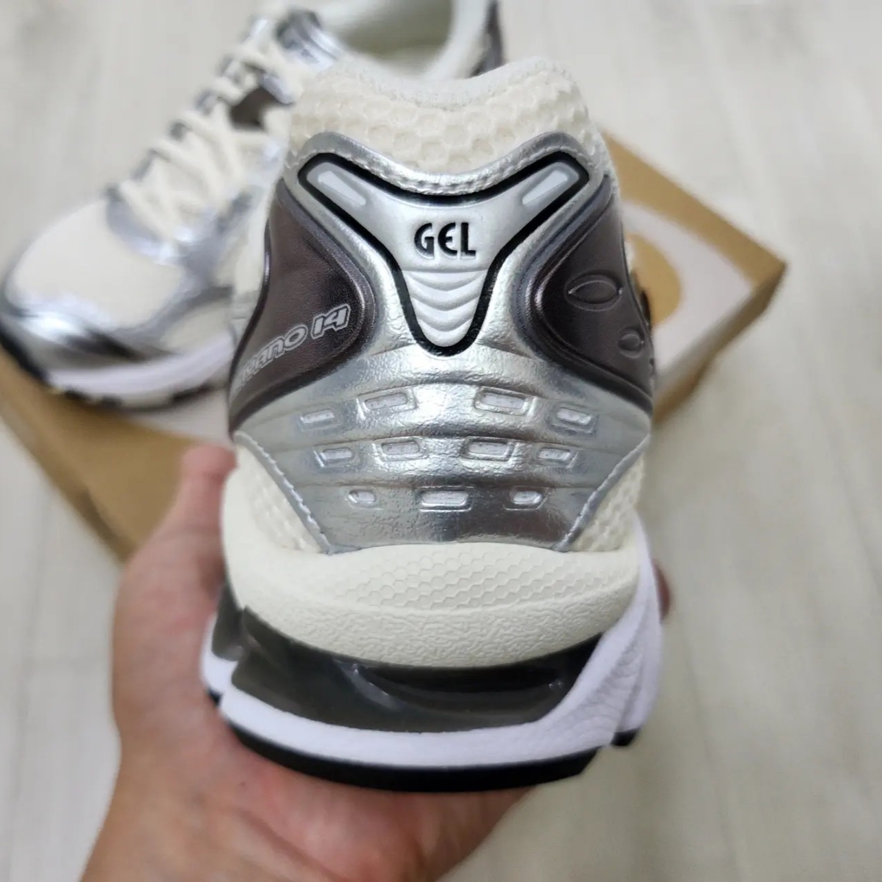Asics Gel-Kayano 14 Cream Black 착용 스타일 - 3