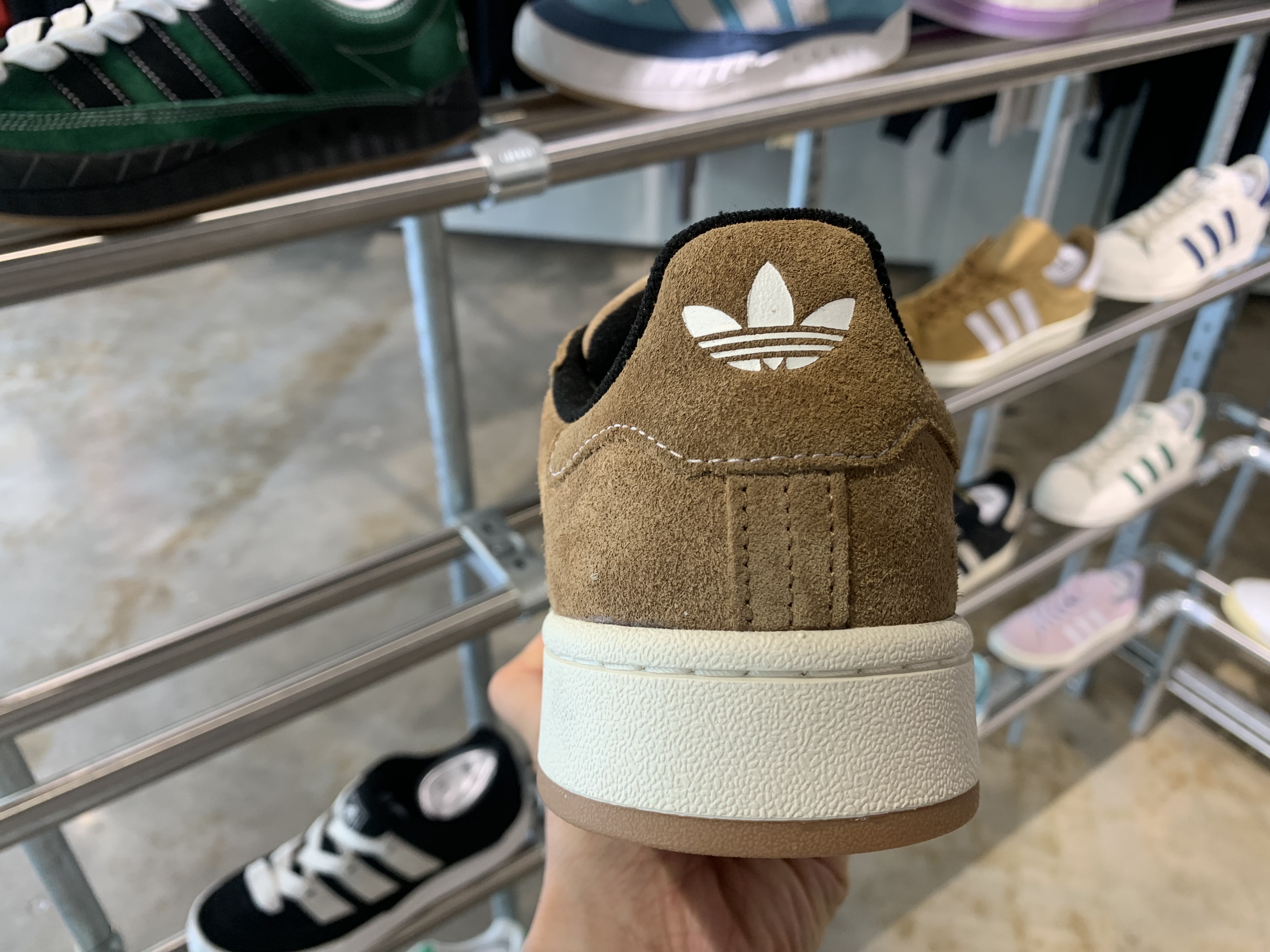 Adidas x YNuK Campus 00s Brown Desert 착용 스타일 - 4