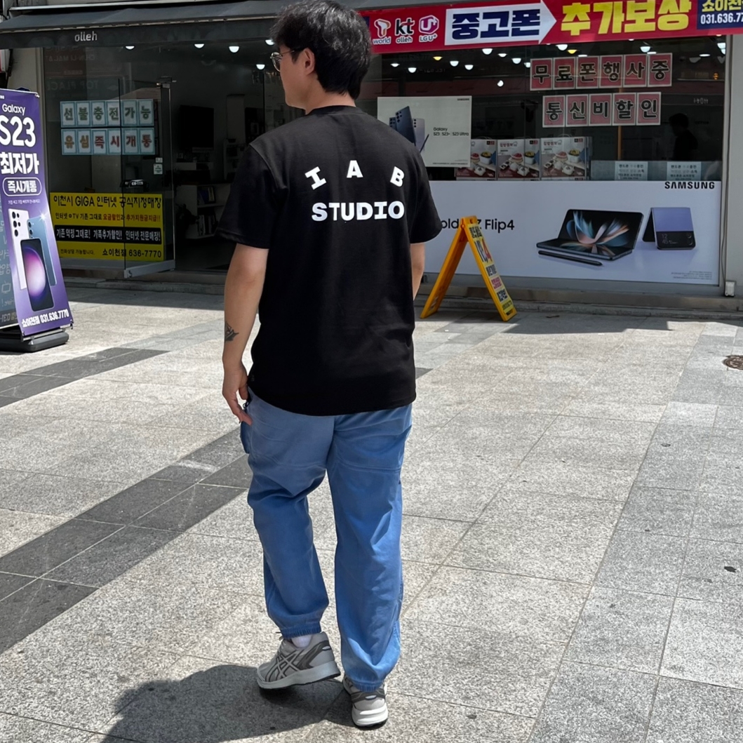 IAB Studio 10th Anniversary T-Shirt Black, Nike ACG Watchman Peak Pants Blue Void - Asia 착용 스타일
