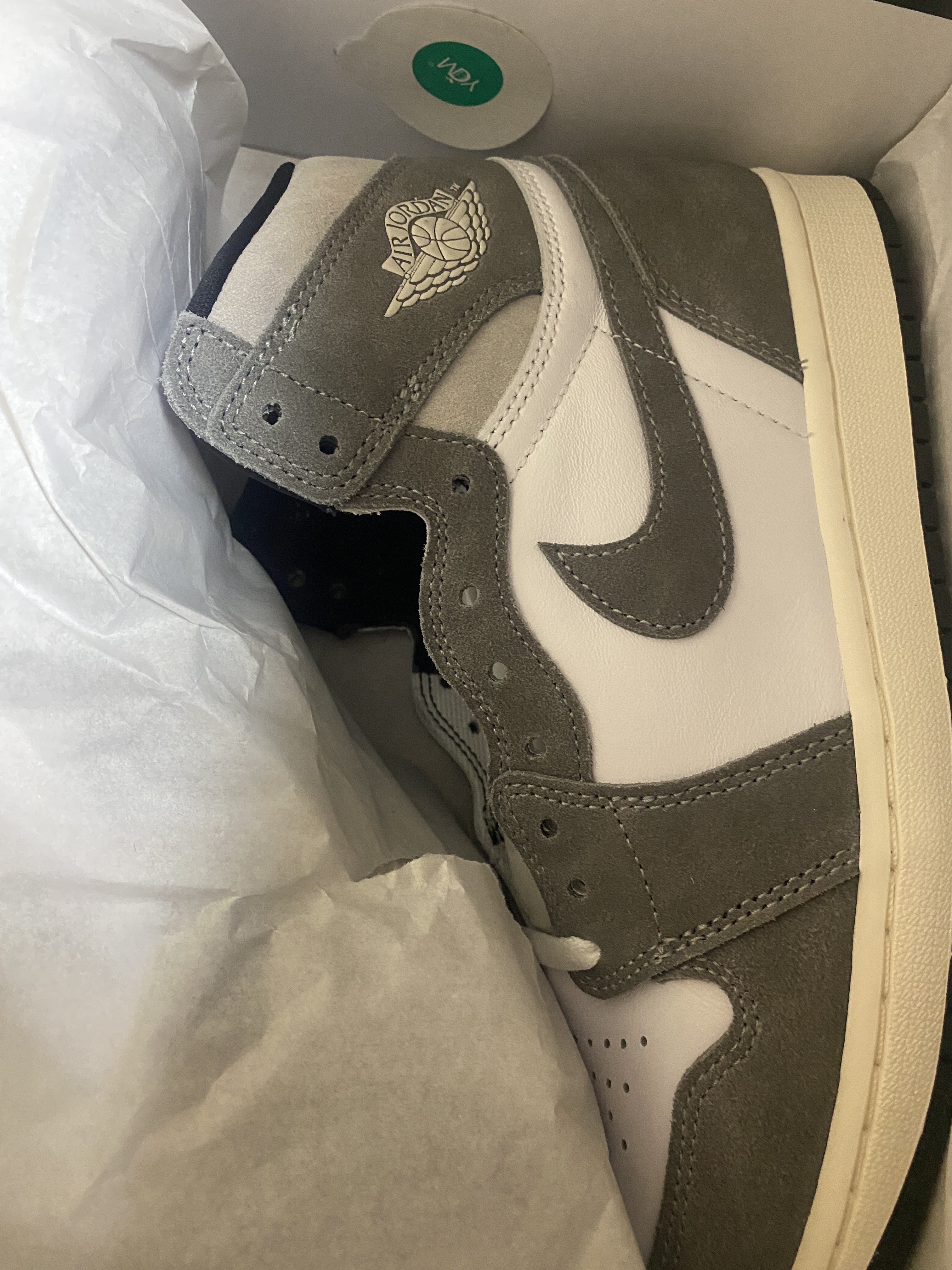 Jordan 1 Retro High OG Black and Smoke Grey 착용 스타일