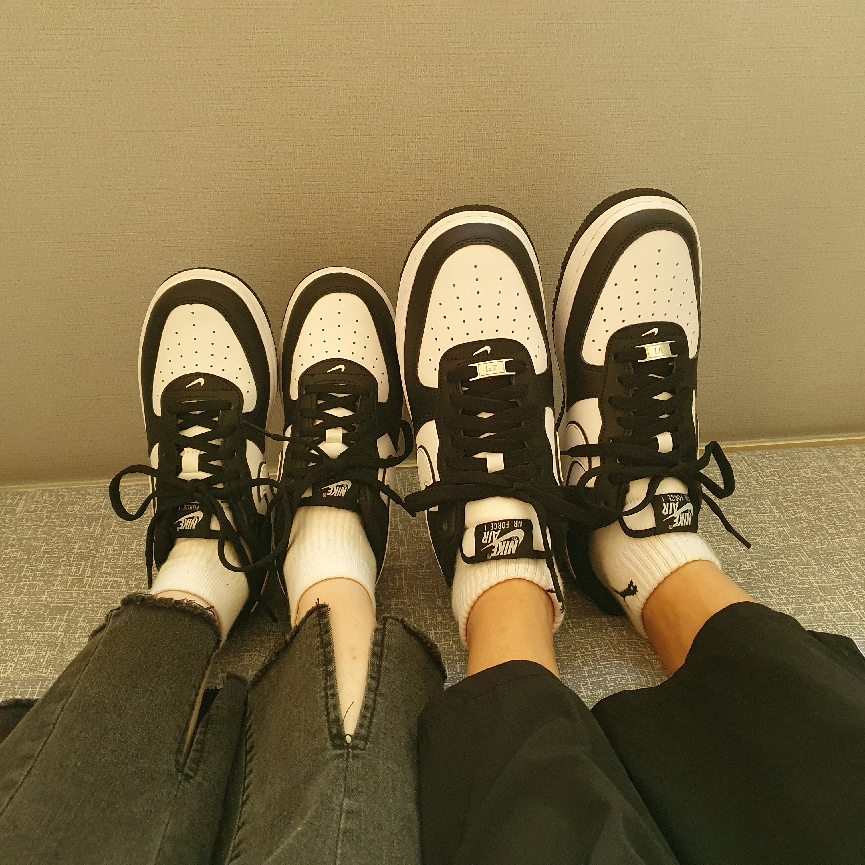 Nike Air Force 1 '07 Black White, (PS) Nike Air Force 1 LV8 2 Black White 착용 스타일 - 1