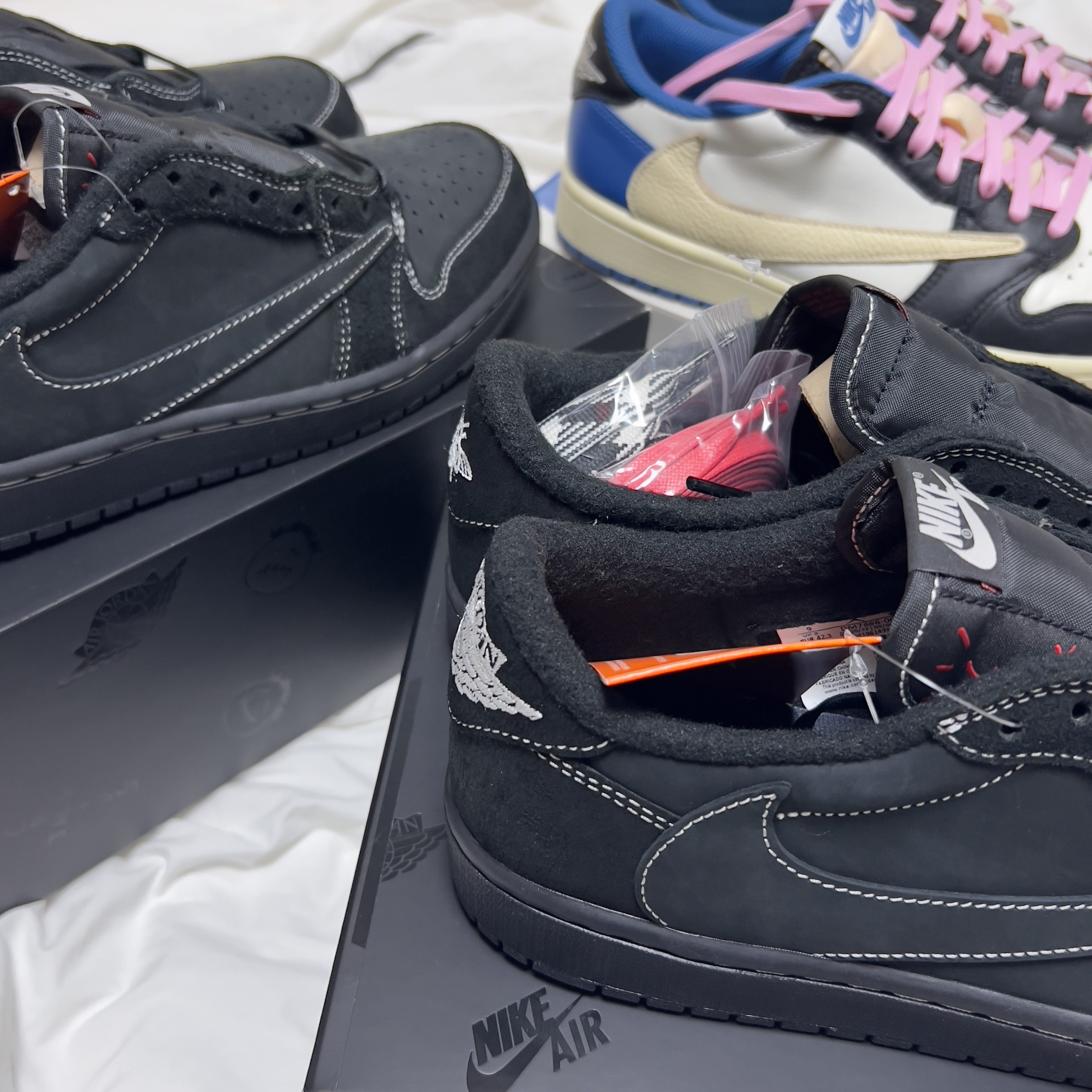 Jordan 1 x Travis Scott Retro Low OG SP Black Phantom, Jordan 1 x Travis Scott x Fragment Retro Low OG SP Military Blue 착용 스타일