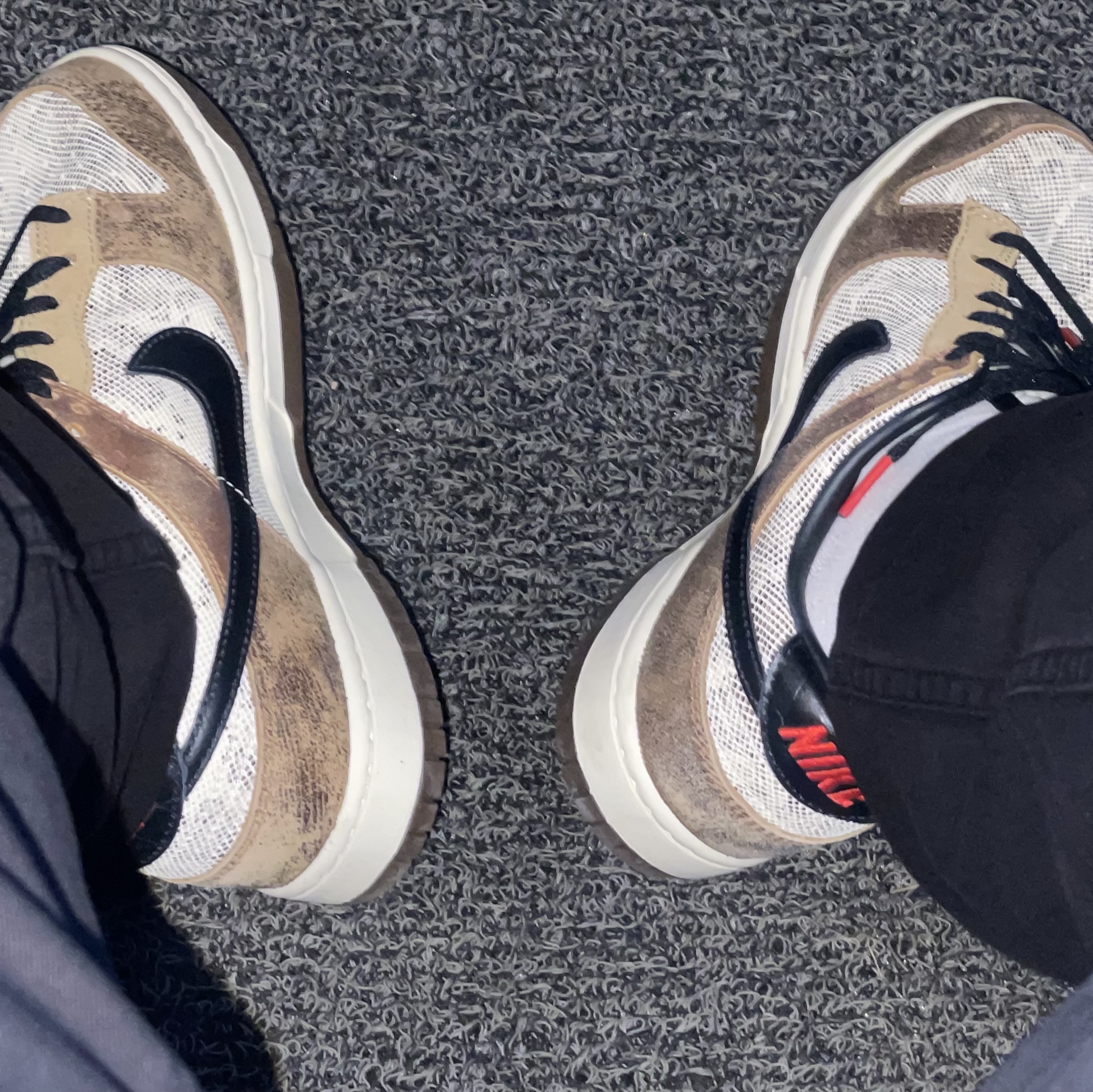 Nike Dunk Low PRM Head to Head 착용 스타일