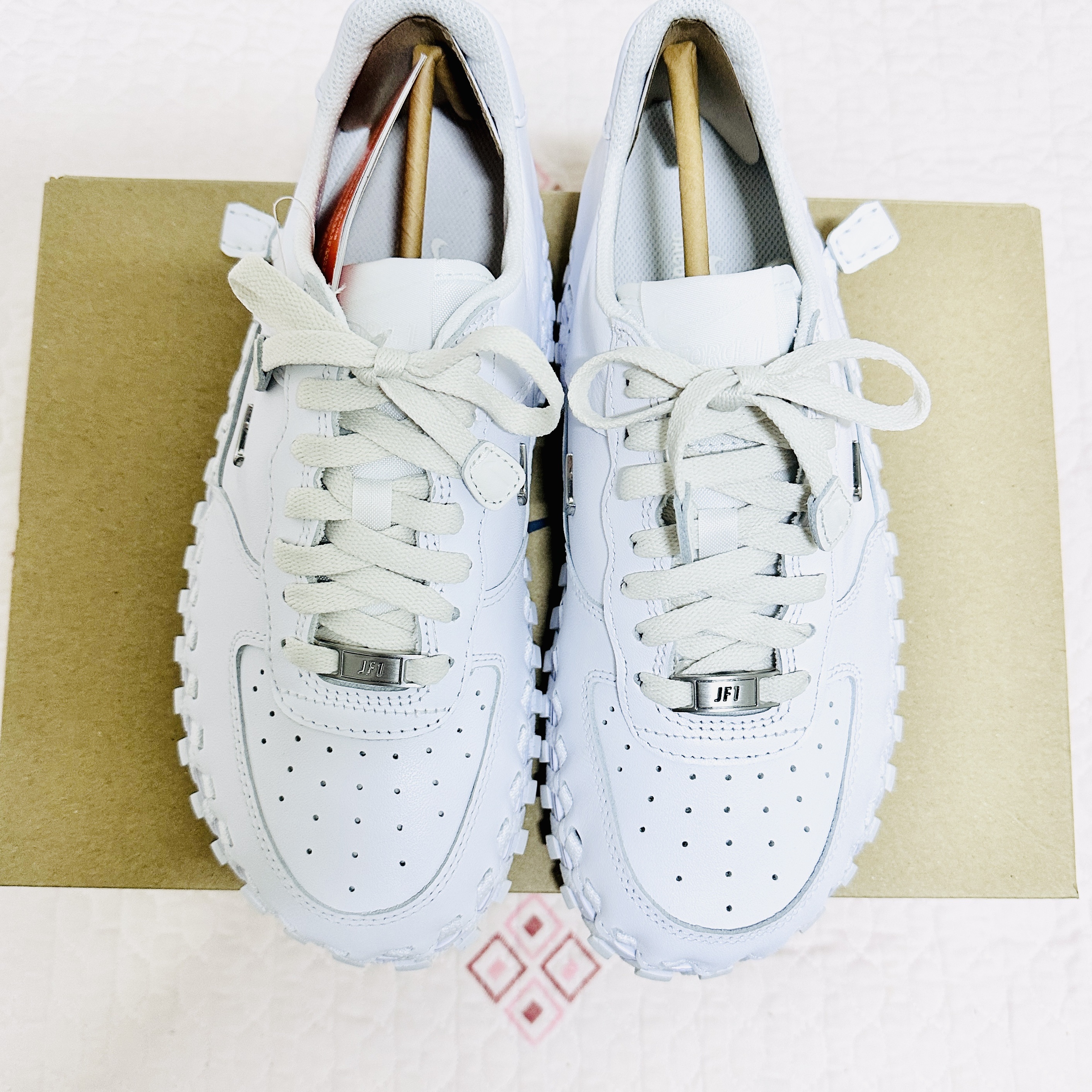 Nike x Jacquemus J Force 1 Low LX SP White 착용 스타일 - 1