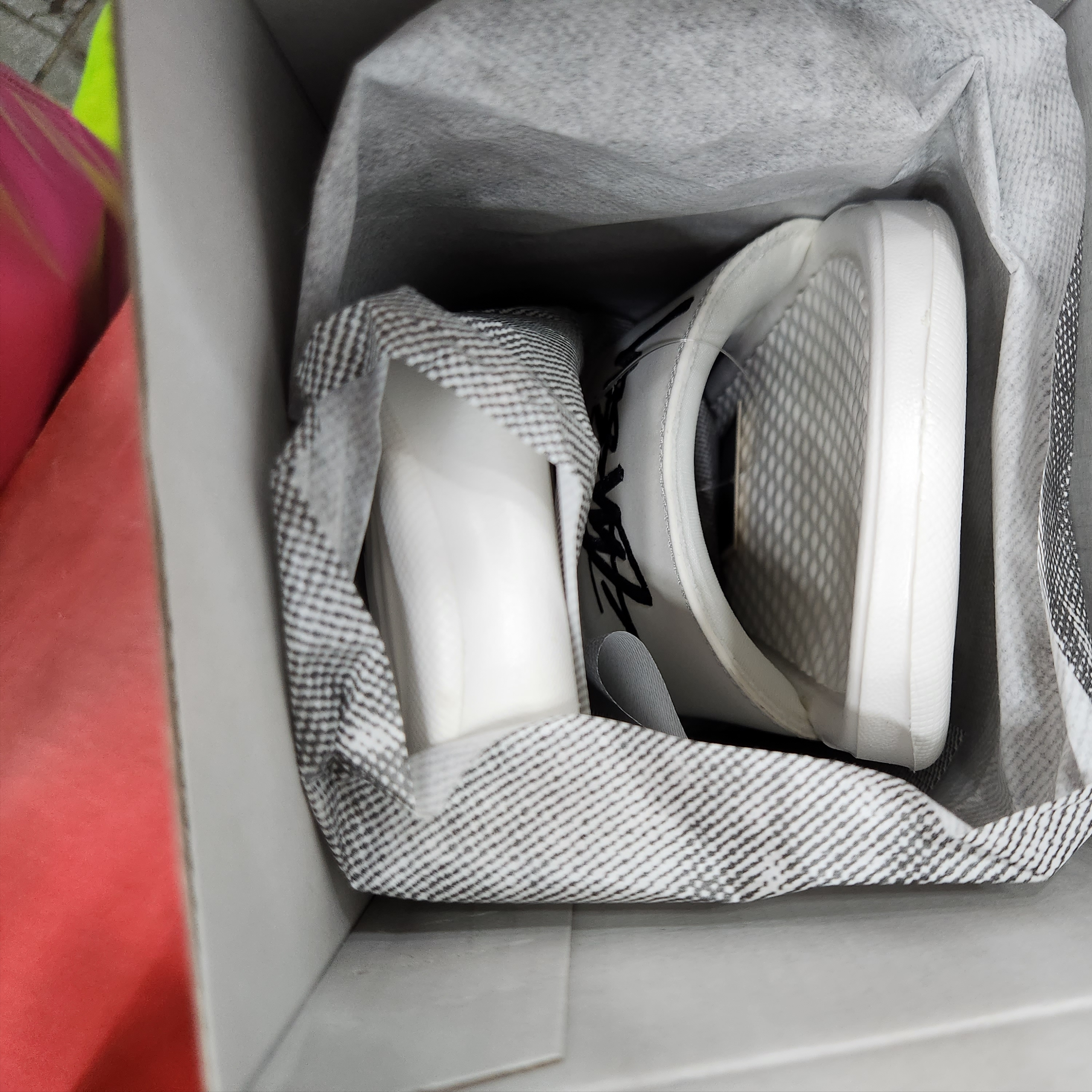 Nike x Stussy Benassi Slide Sail, Nike x Stussy Benassi Slide Off Noir 착용 스타일 - 3
