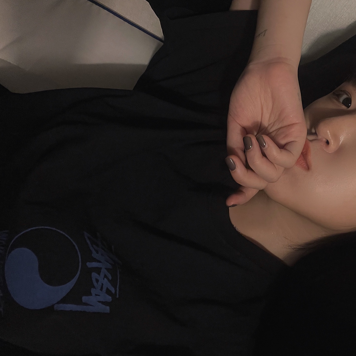 Stussy x Our Legacy Frame Pigment Dyed T-Shirt Black 착용 스타일 - 2