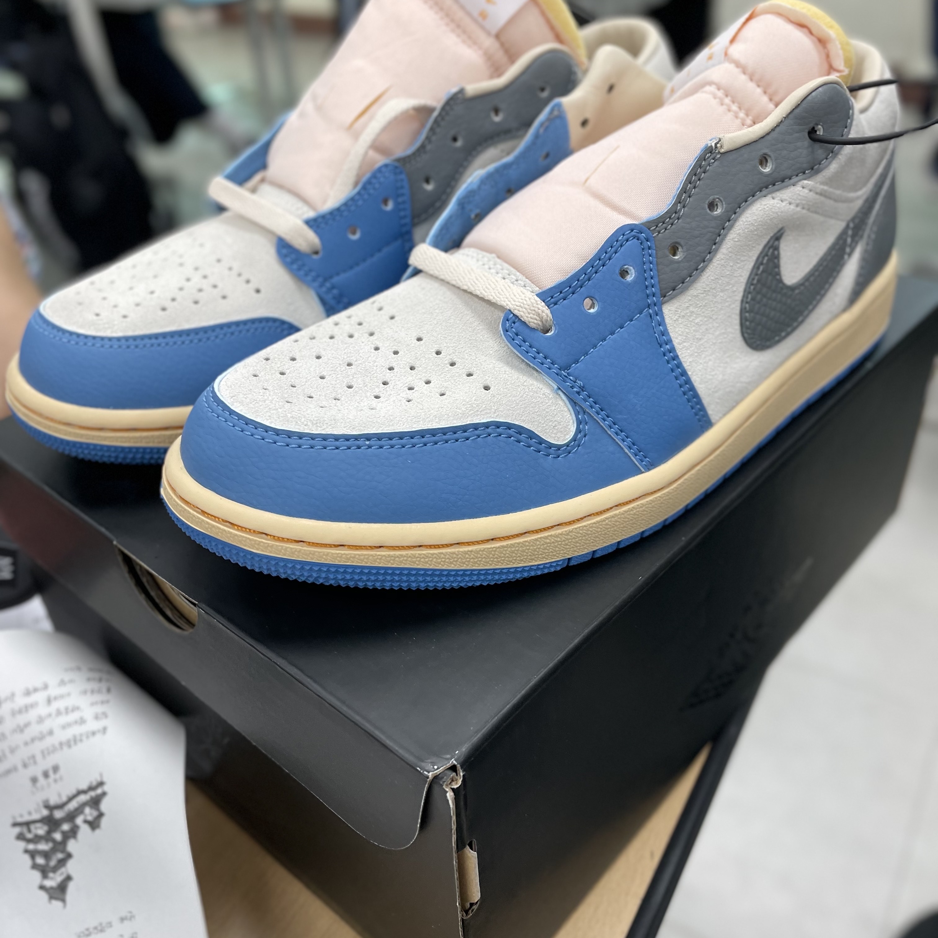 Jordan 1 Low SE Tokyo 96 착용 스타일