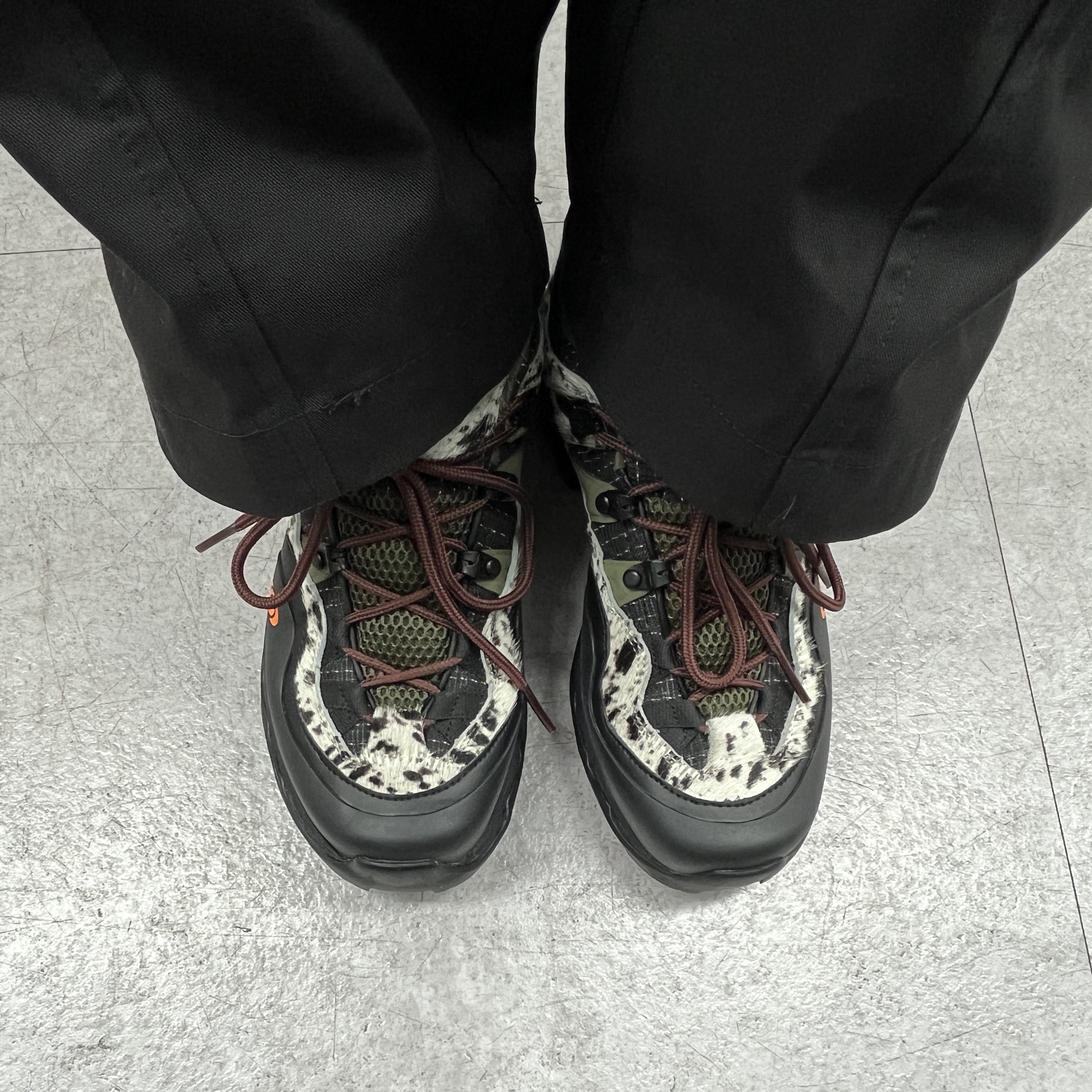 Salomon x The Broken Arm XT-Quest 2 Texas Black Olive Night 착용 스타일