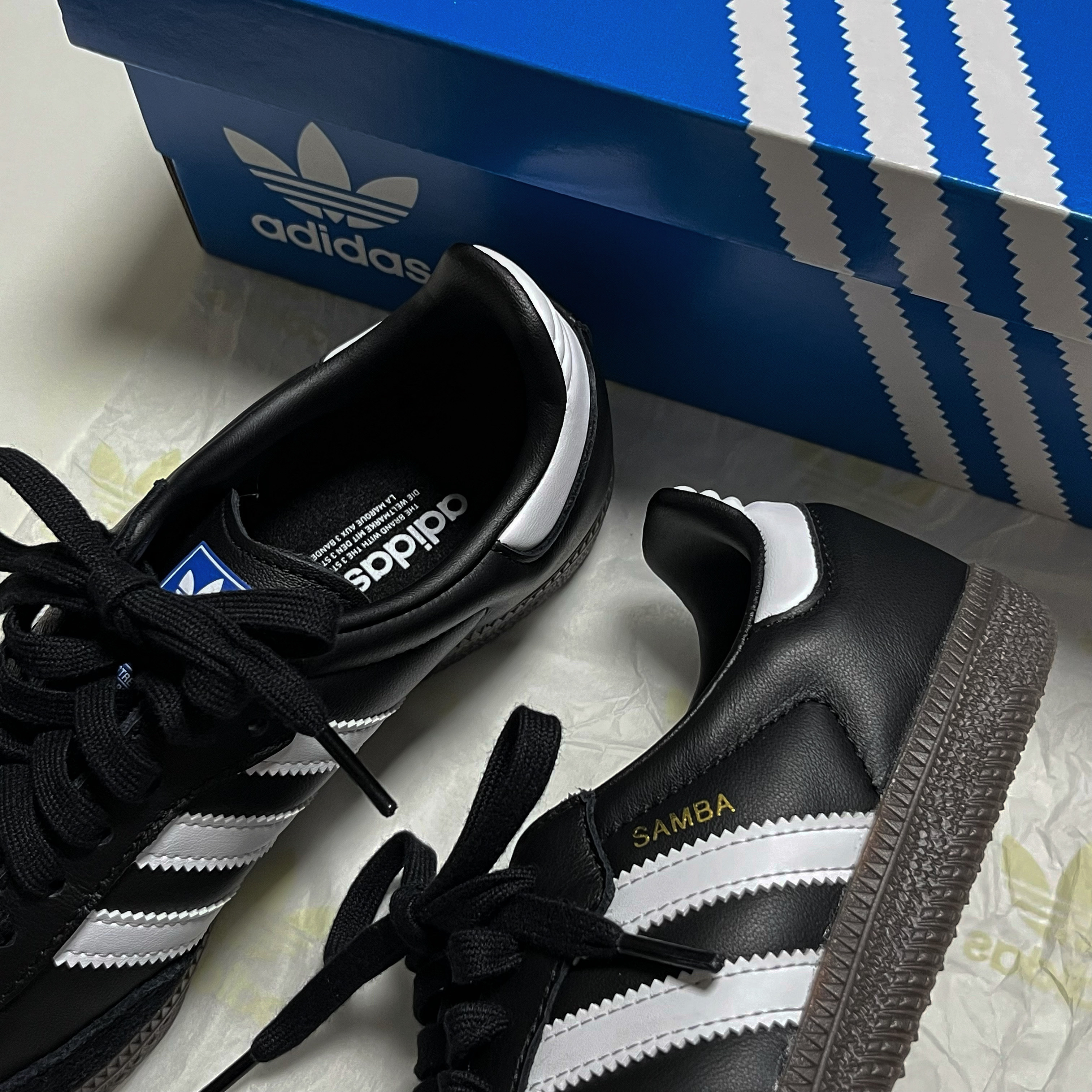 Adidas Samba OG Black White Gum 착용 스타일 - 1