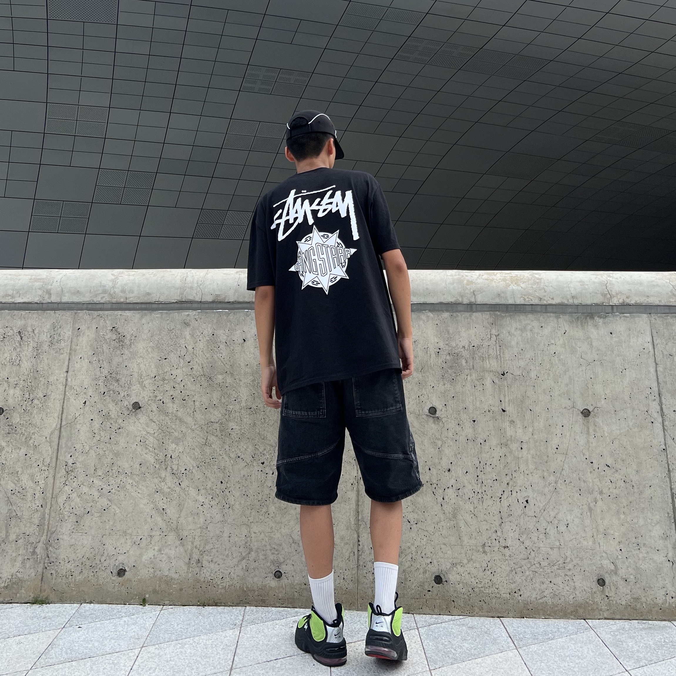 Stussy x Gang Starr Take It Personal T-Shirt Black, Nike x Stussy Air Penny II Vivid Green and Black 착용 스타일 - 1