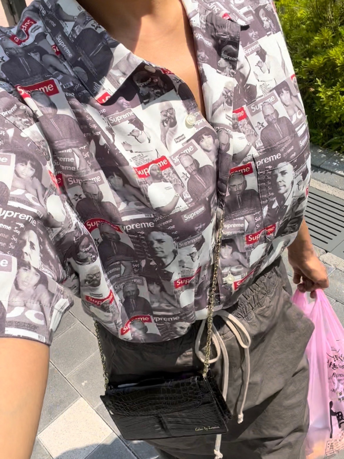 Supreme Magazine S/S Shirt Grey - 23SS 착용 스타일 - 2