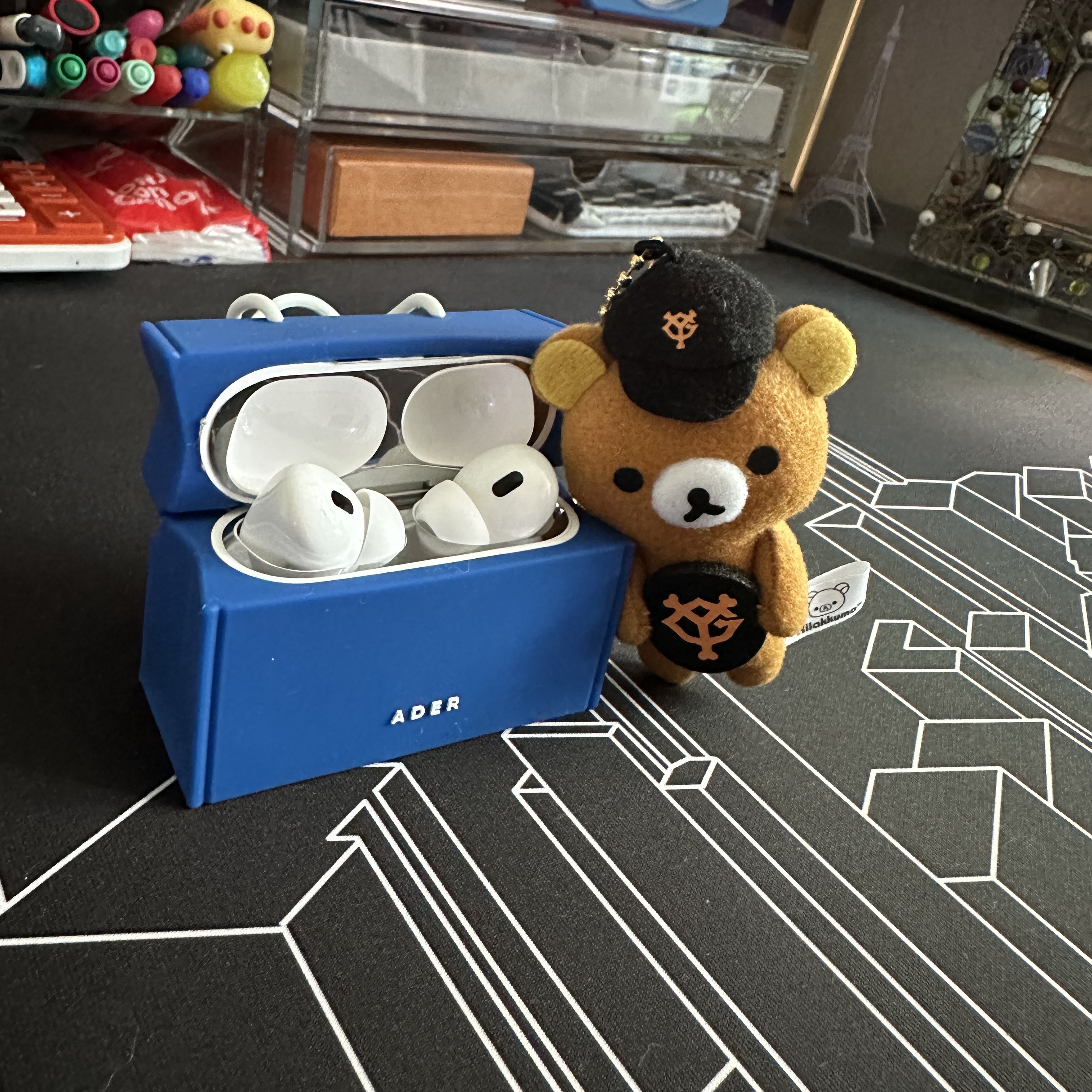 Ader Error Shopper Bag AirPods Pro Case Z-Blue 착용 스타일
