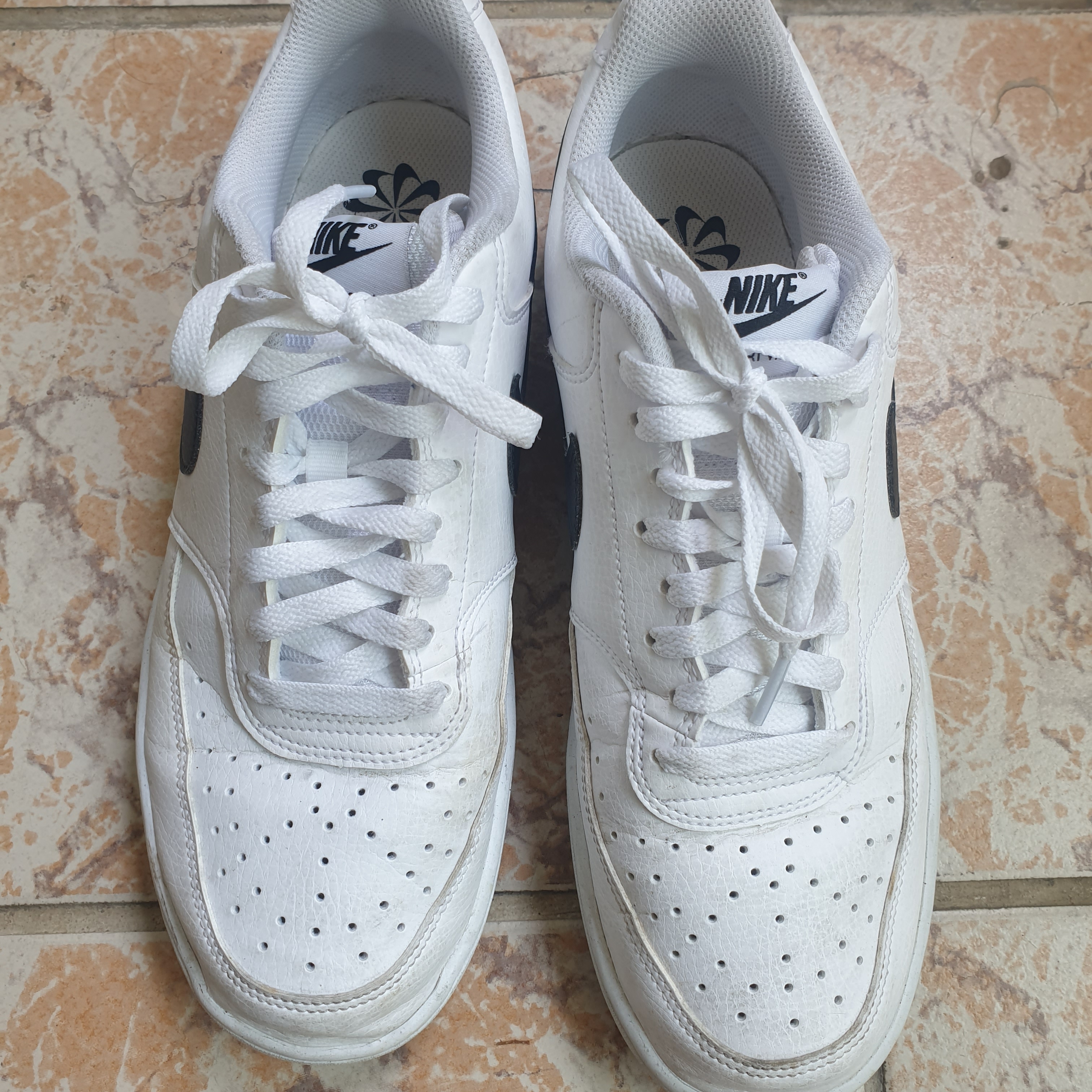 Nike Court Vision Low Next Nature White Black 착용 스타일