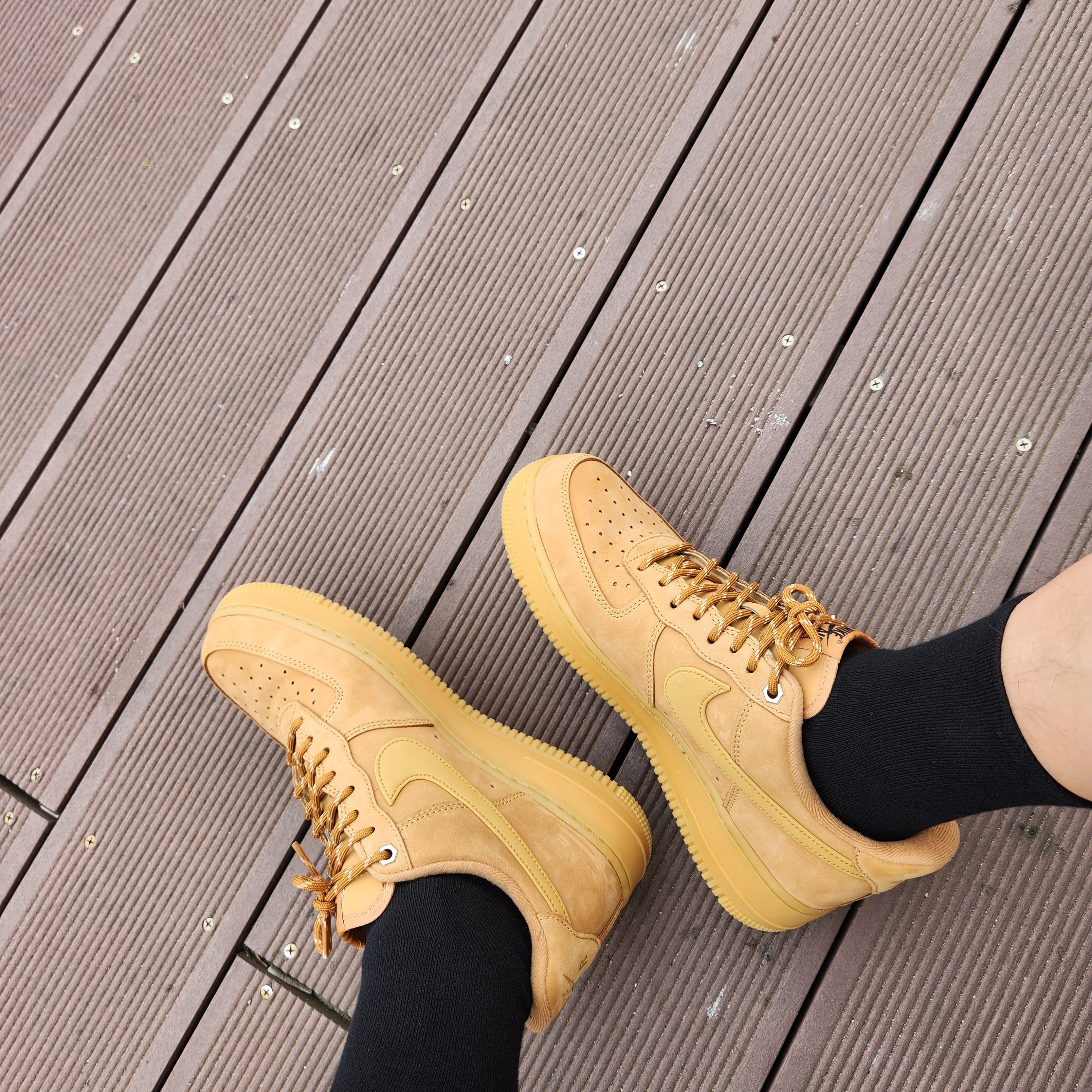 Nike Air Force 1 '07 WB Flax 착용 스타일 - 2