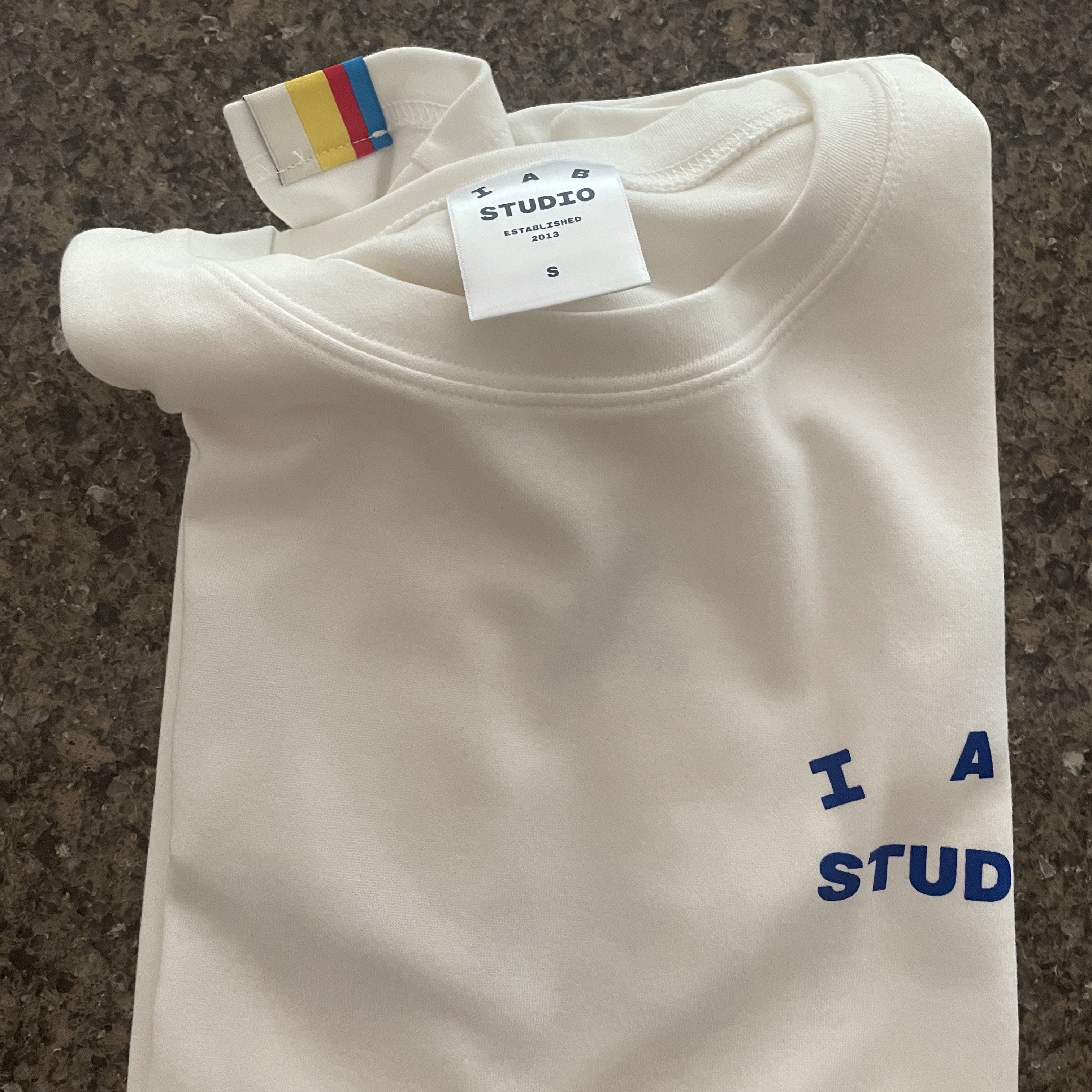 IAB Studio 10th Anniversary T-Shirt White 착용 스타일 - 1